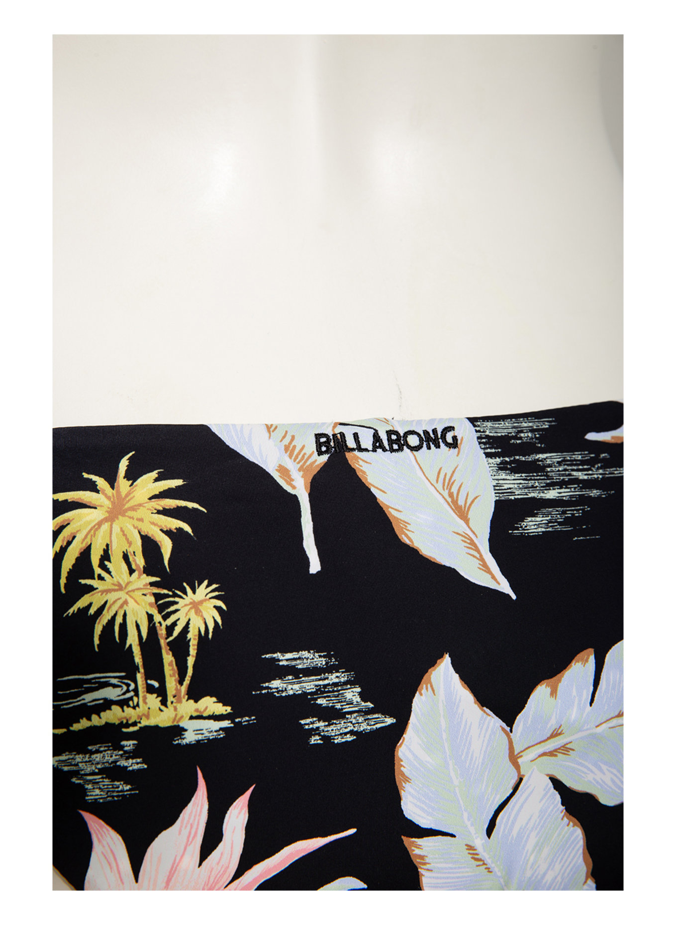 BILLABONG Reversible bikini bottoms BEYOND THE PALMS , Color: BLACK/ LIGHT BLUE/ YELLOW (Image 5)