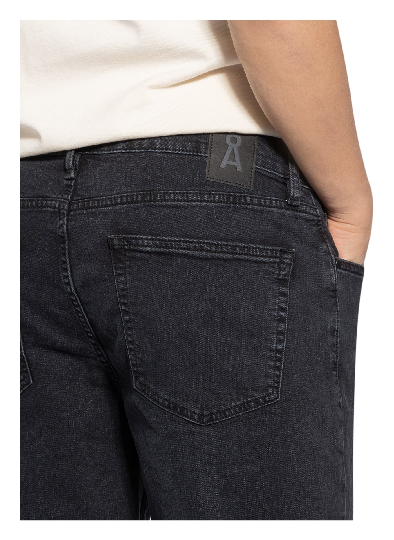ARMEDANGELS Denim shorts NAIL slim fit, Color: 472 washed down black (Image 5)