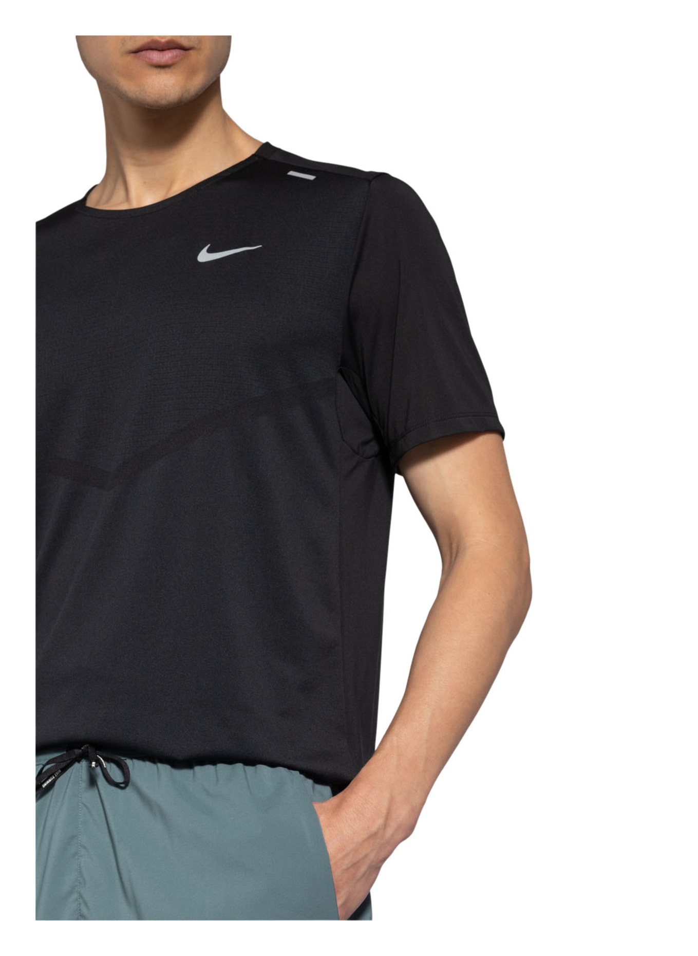 Nike Laufshirt RISE 365, Farbe: SCHWARZ (Bild 6)