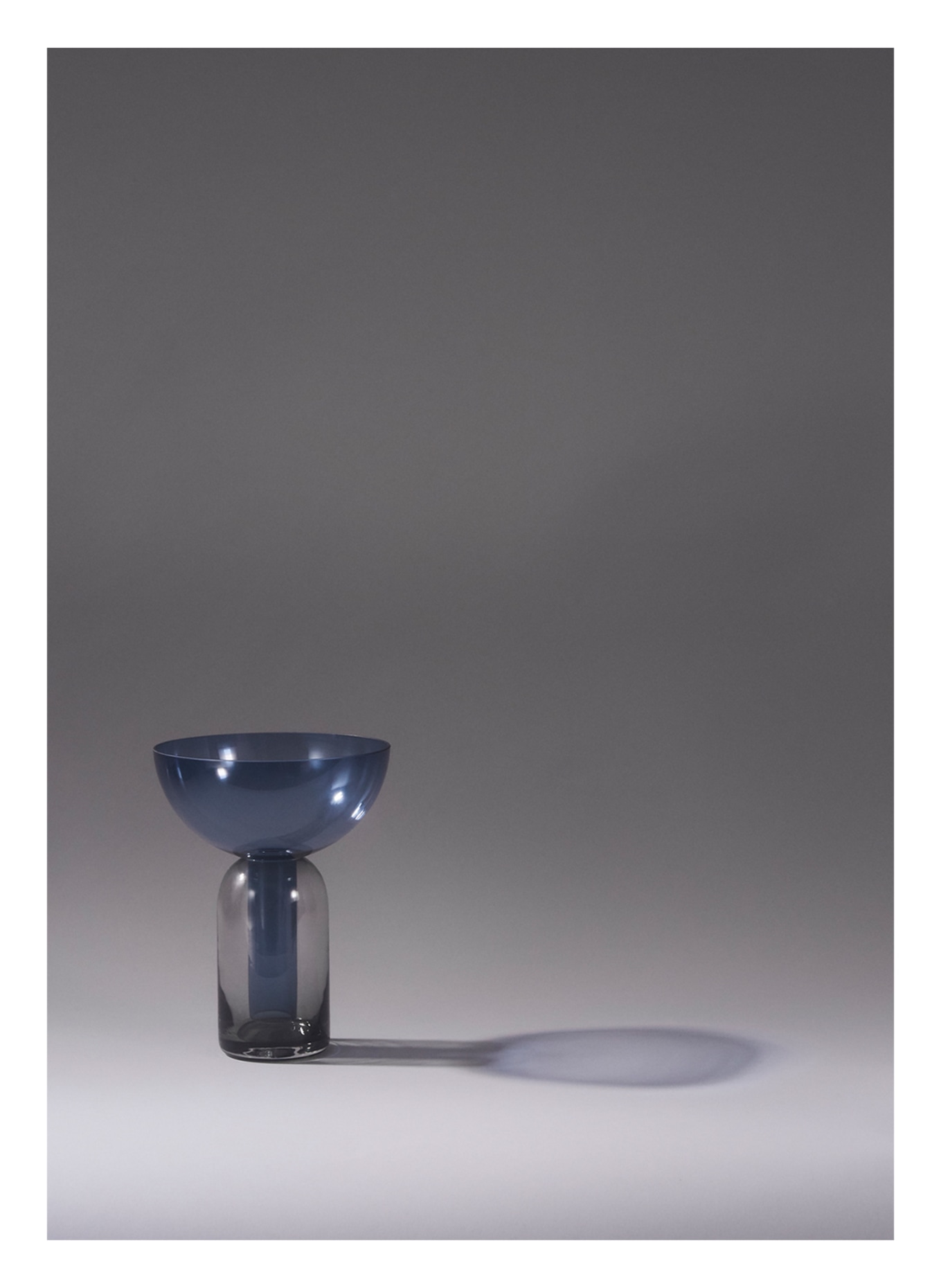 AYTM Vase TORUS, Farbe: SCHWARZ/ DUNKELBLAU (Bild 3)