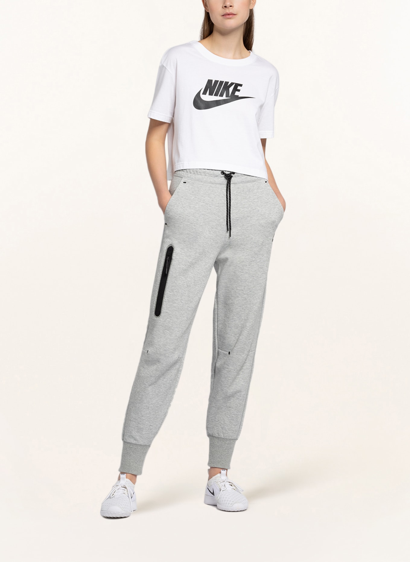 Nike Sweatpants SPORTSWEAR, Farbe: HELLGRAU (Bild 2)