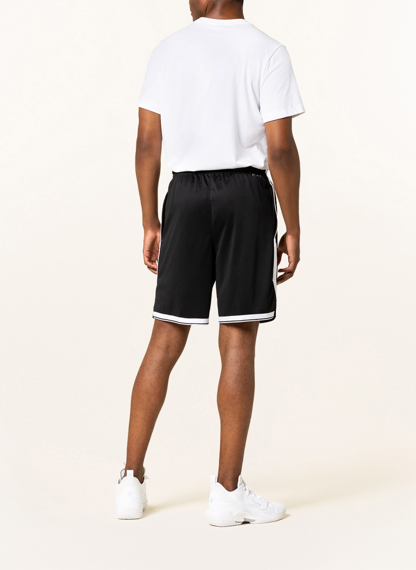 Nike Basketball shorts SWINGMAN made of mesh, Color: BLACK/ WHITE (Image 3)