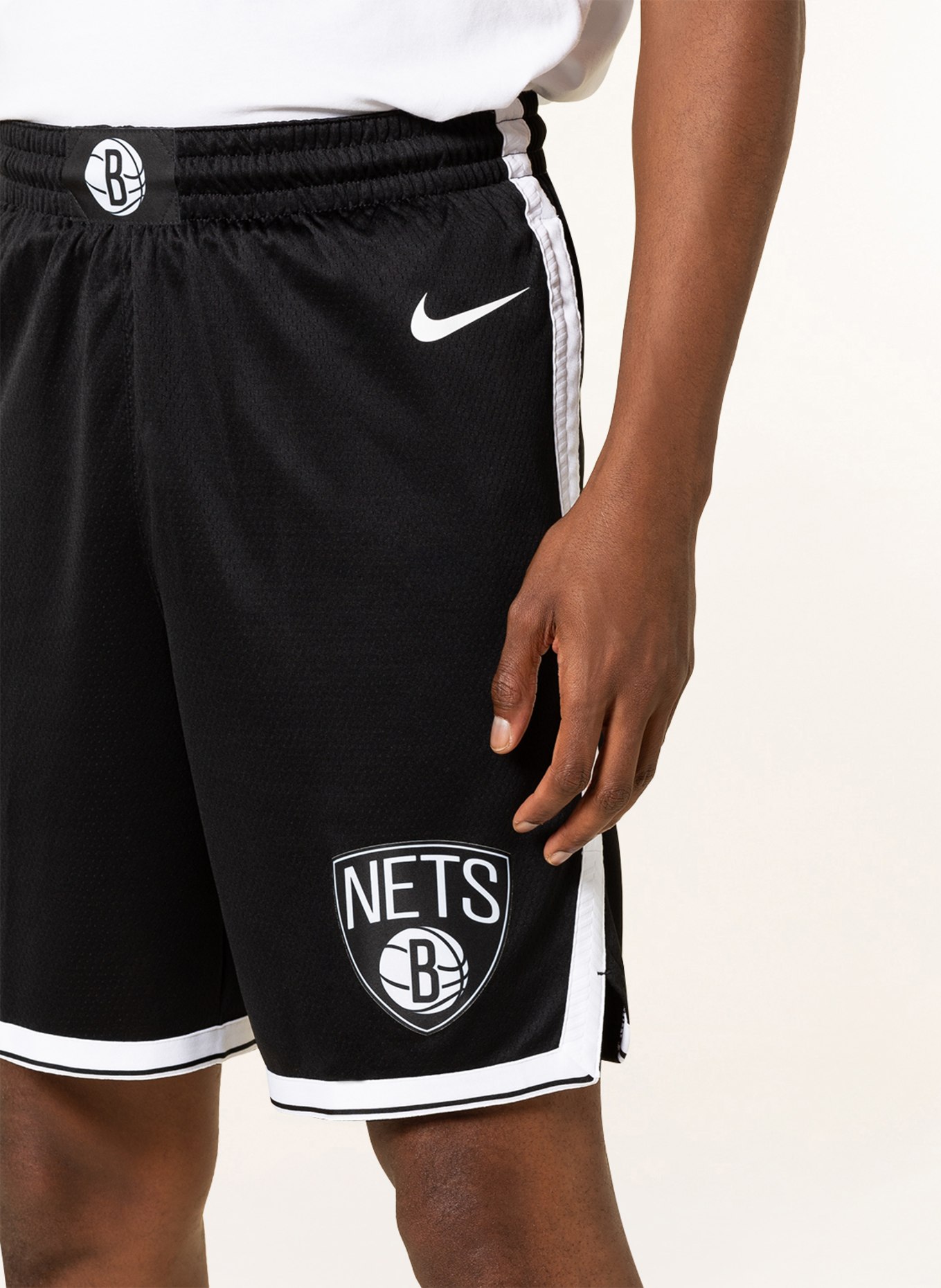 Nike Basketball shorts SWINGMAN made of mesh, Color: BLACK/ WHITE (Image 4)