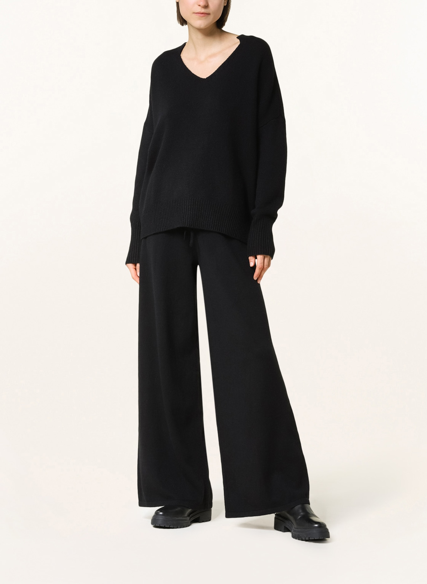 LISA YANG Spodnie z dzianiny SOFI w stylu dresowym z kaszmiru, Kolor: CZARNY (Obrazek 2)