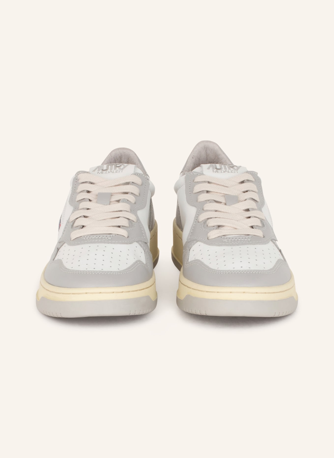 AUTRY MEDALIST LOW WB sneaker, Color: WHITE/ LIGHT GRAY (Image 3)