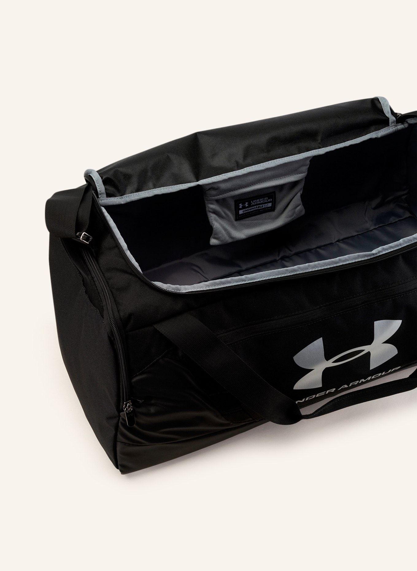 UNDER ARMOUR Gym bag UNDENIABLE 5.0, Color: BLACK (Image 3)