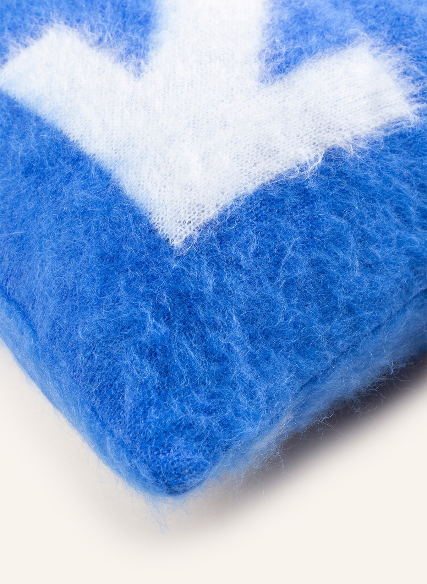 Off-White Home Decorative cushion with mohair, Color: BLUE/ WHITE (Image 3)