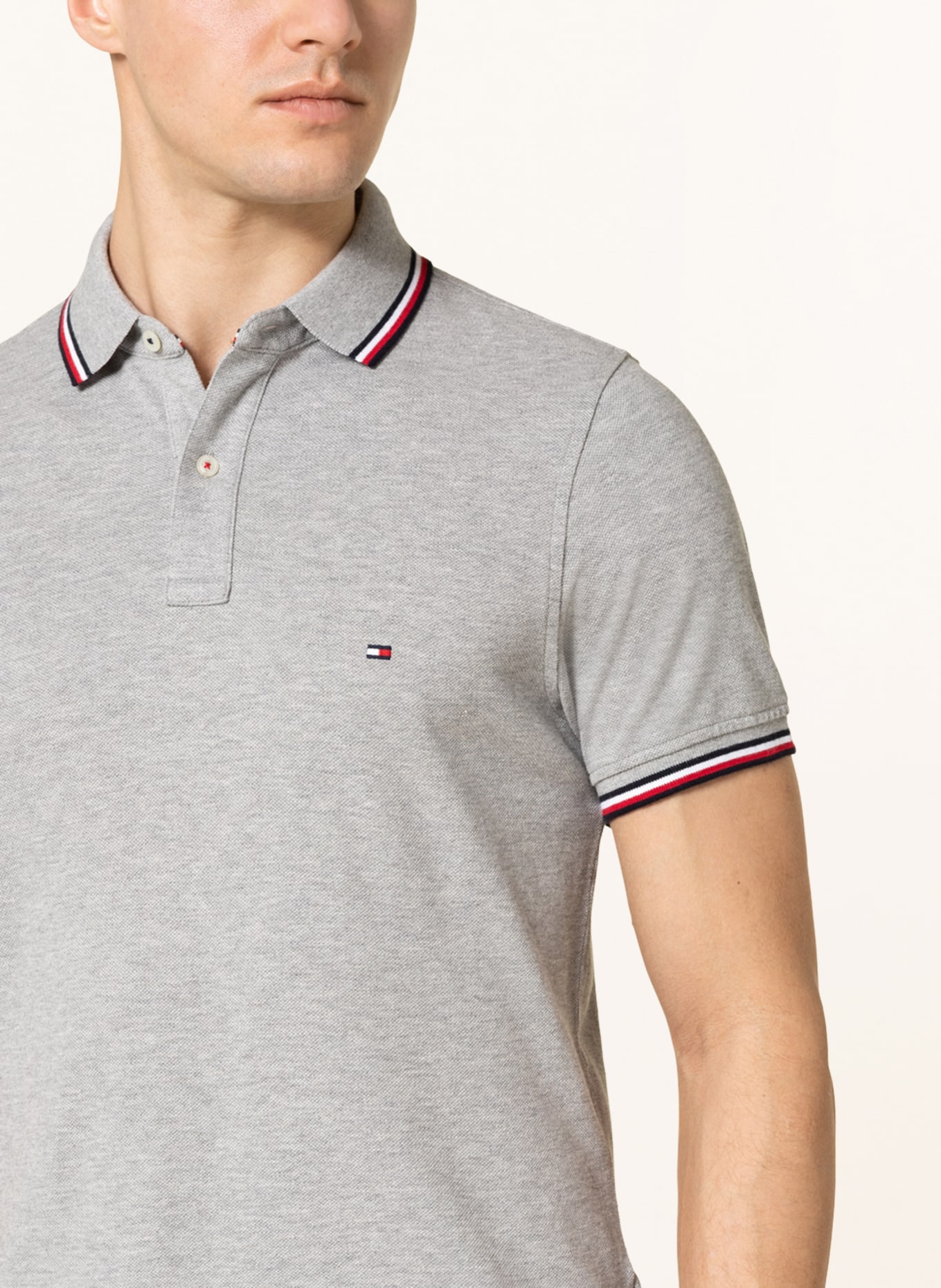 TOMMY HILFIGER Piqué-Poloshirt Slim Fit , Farbe: HELLGRAU (Bild 6)