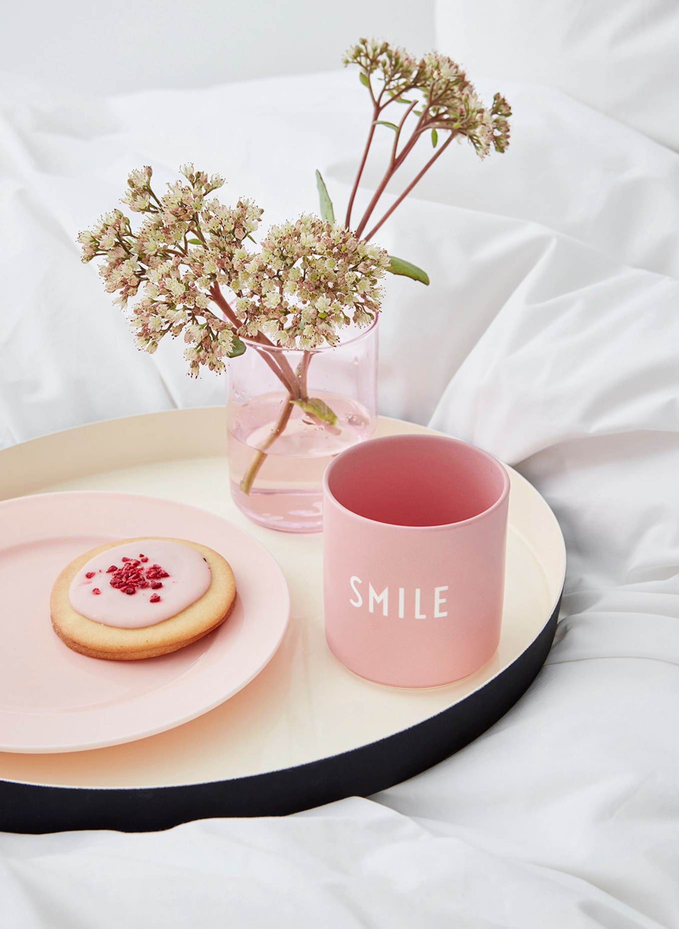 DESIGN LETTERS Mug SMILE, Color: PINK (Image 2)