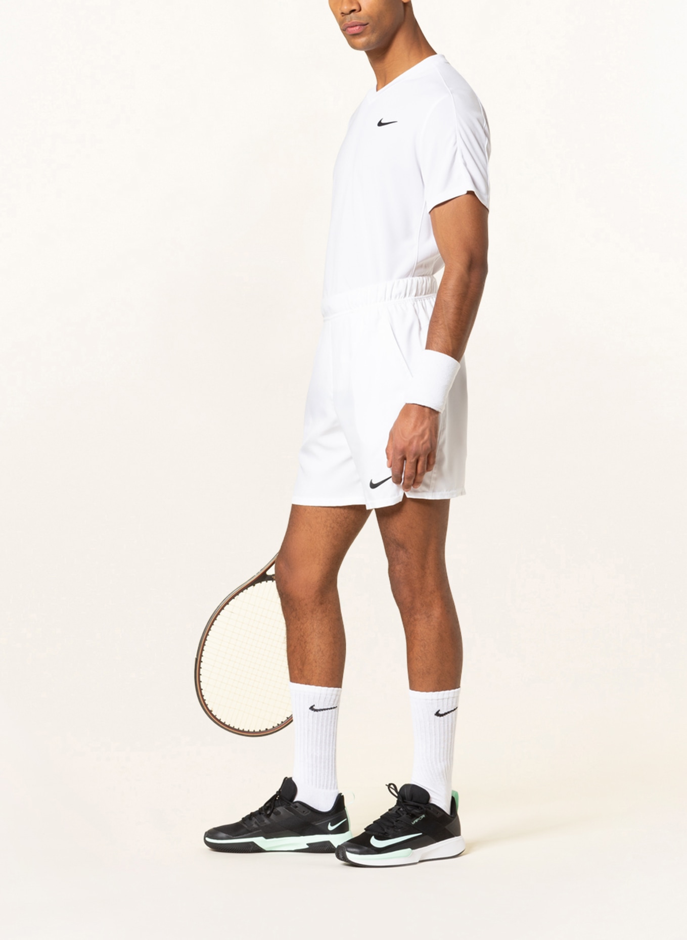 Nike Tennisshorts NIKECOURT DRI-FIT VICTORY, Farbe: WEISS (Bild 4)