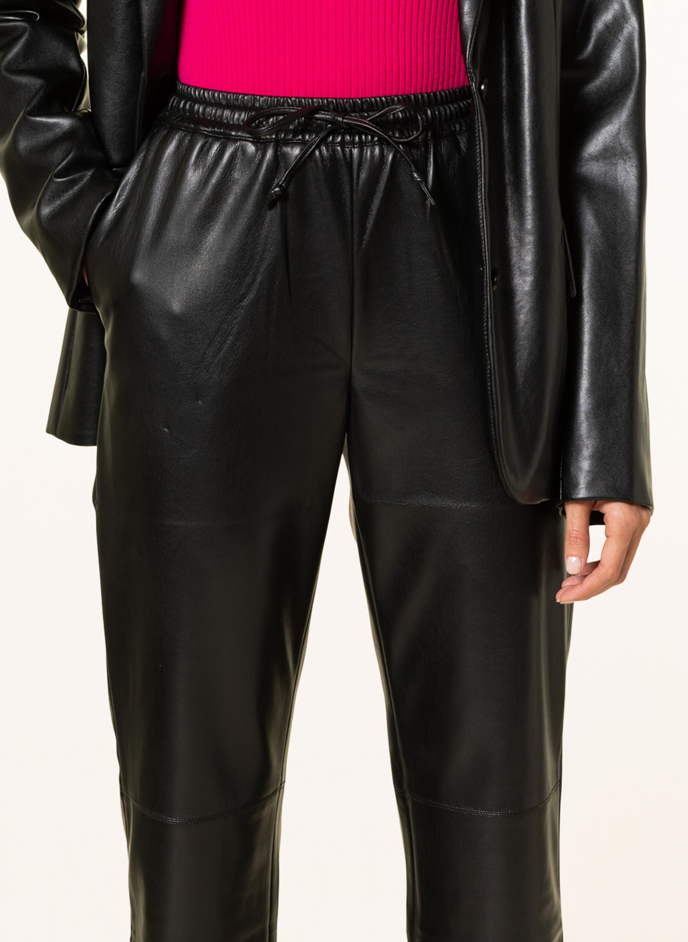 MRS & HUGS 7/8 trousers in leather look, Color: BLACK (Image 5)