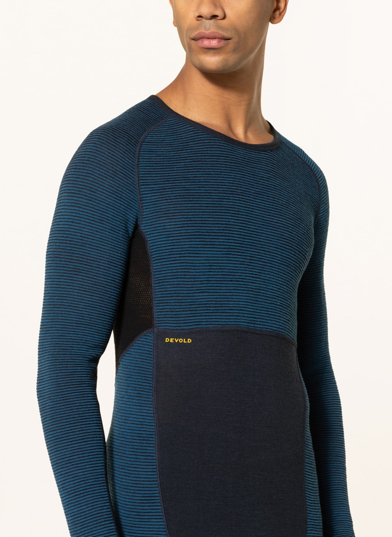 DEVOLD Funkční spodní tričko TUVEGGA z merino vlny, Barva: TMAVĚ MODRÁ/ MODRÁ (Obrázek 4)