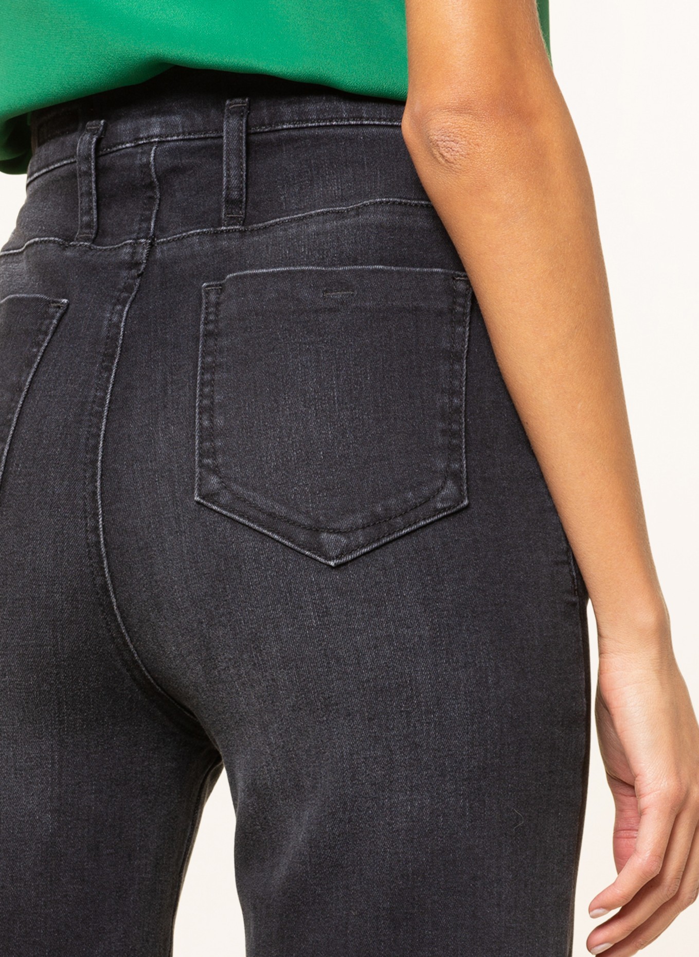 RIANI Flared Jeans , Farbe: 974 black used wash (Bild 5)