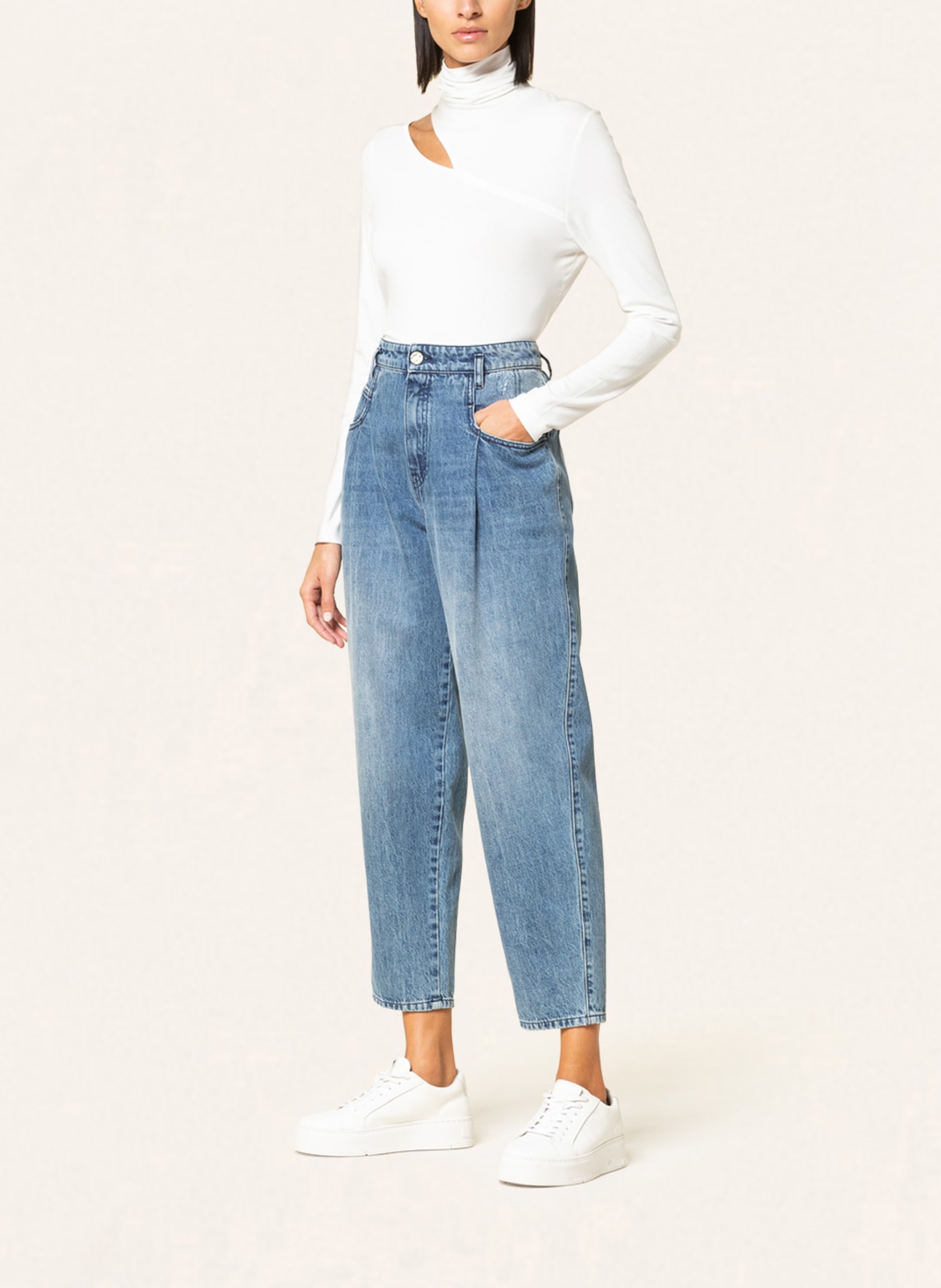 RIANI Mom Jeans , Farbe: 423 light authentic blue scratched (Bild 2)