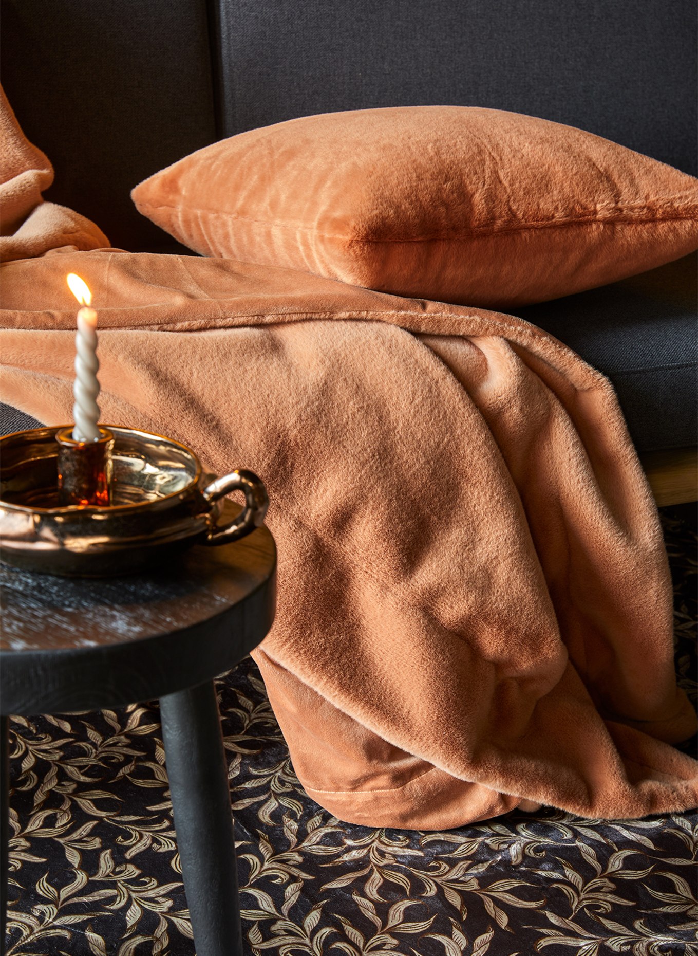 ESSENZA Faux fur decorative cushion FURRY, Color: LIGHT ORANGE (Image 2)