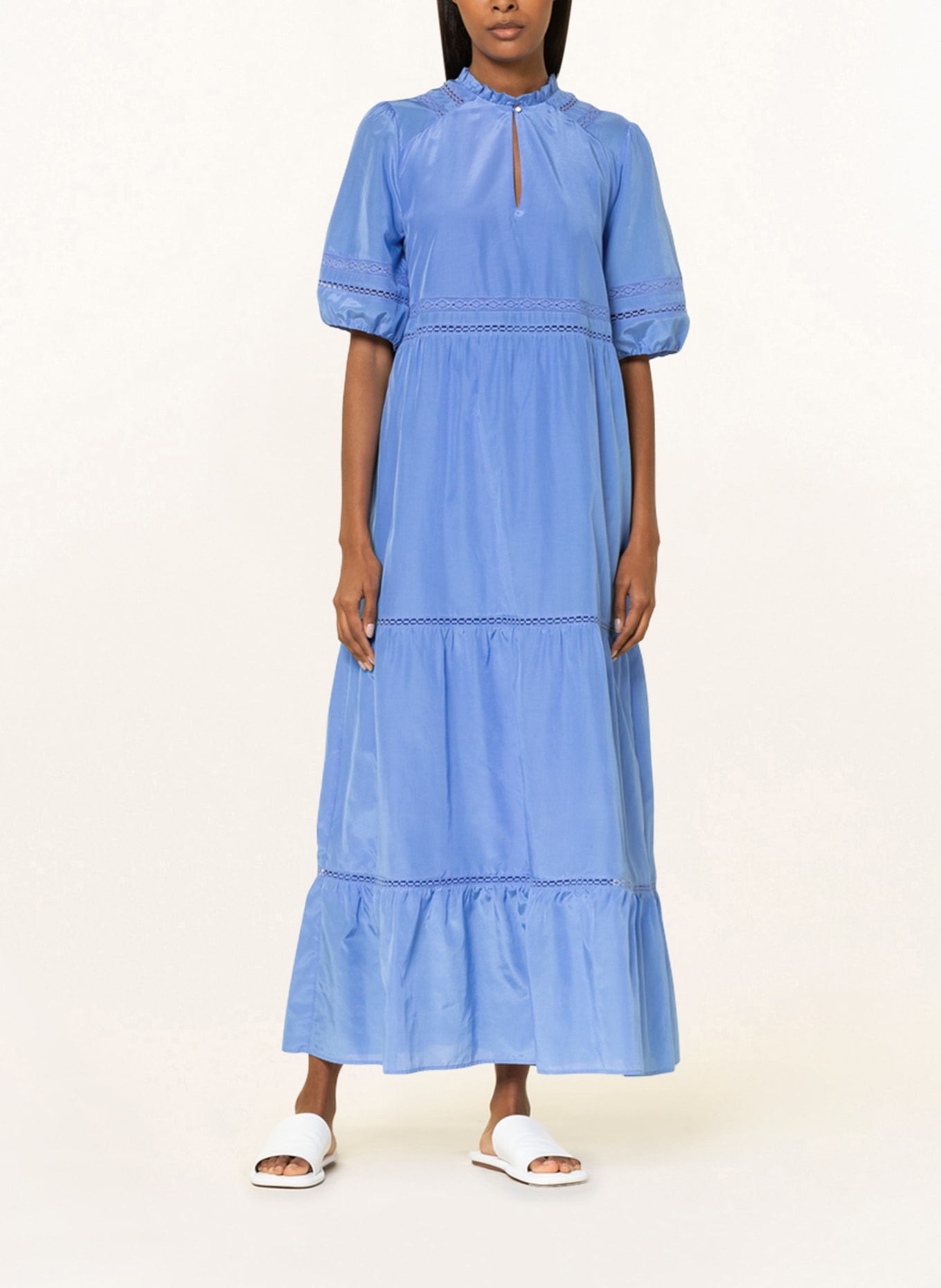 MARC CAIN Šaty s hedvábím a děrovanou krajkou, Barva: 360 azure (Obrázek 2)