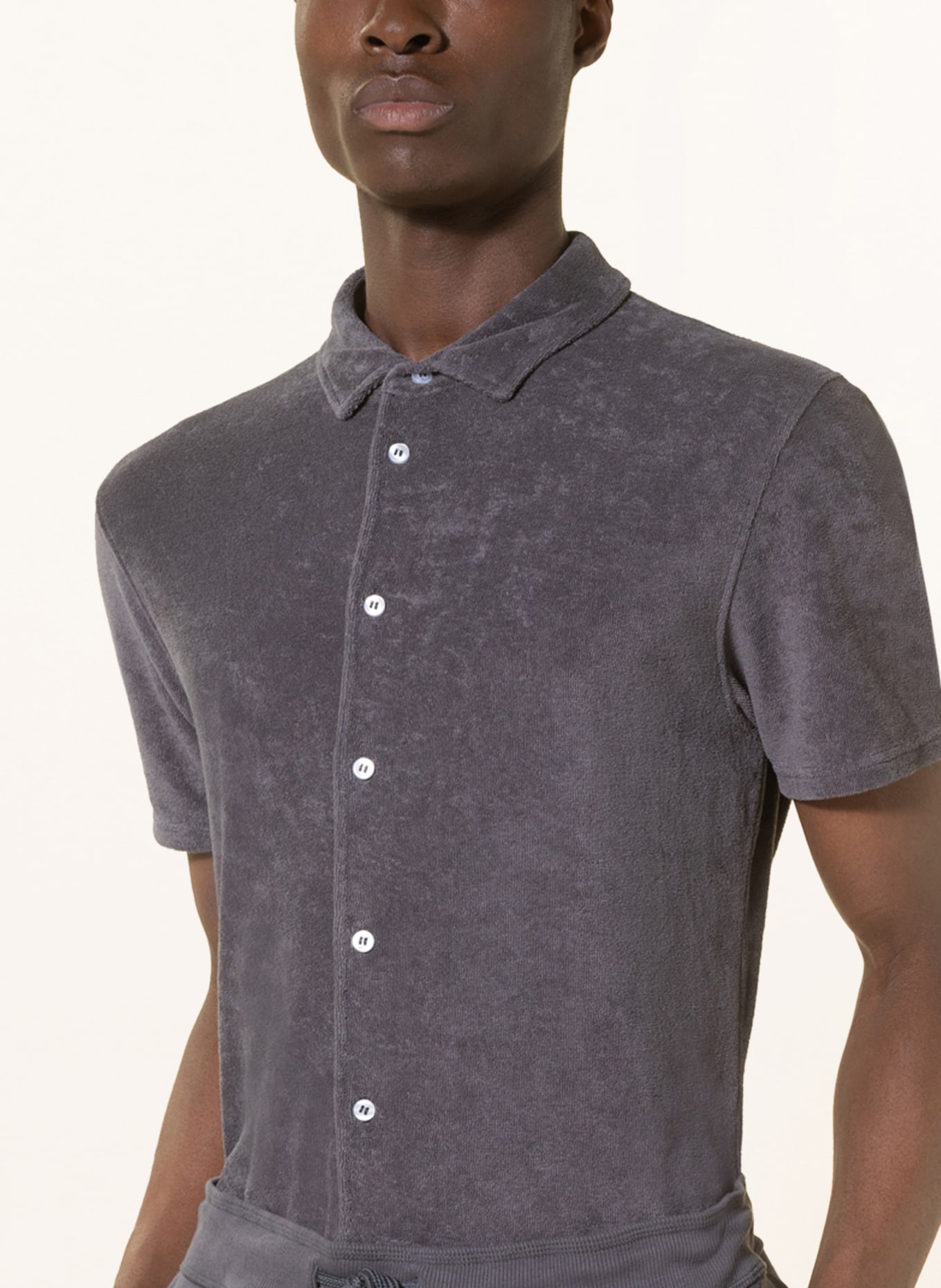 Juvia Kurzarm-Hemd aus Frottee: DUNKELGRAU