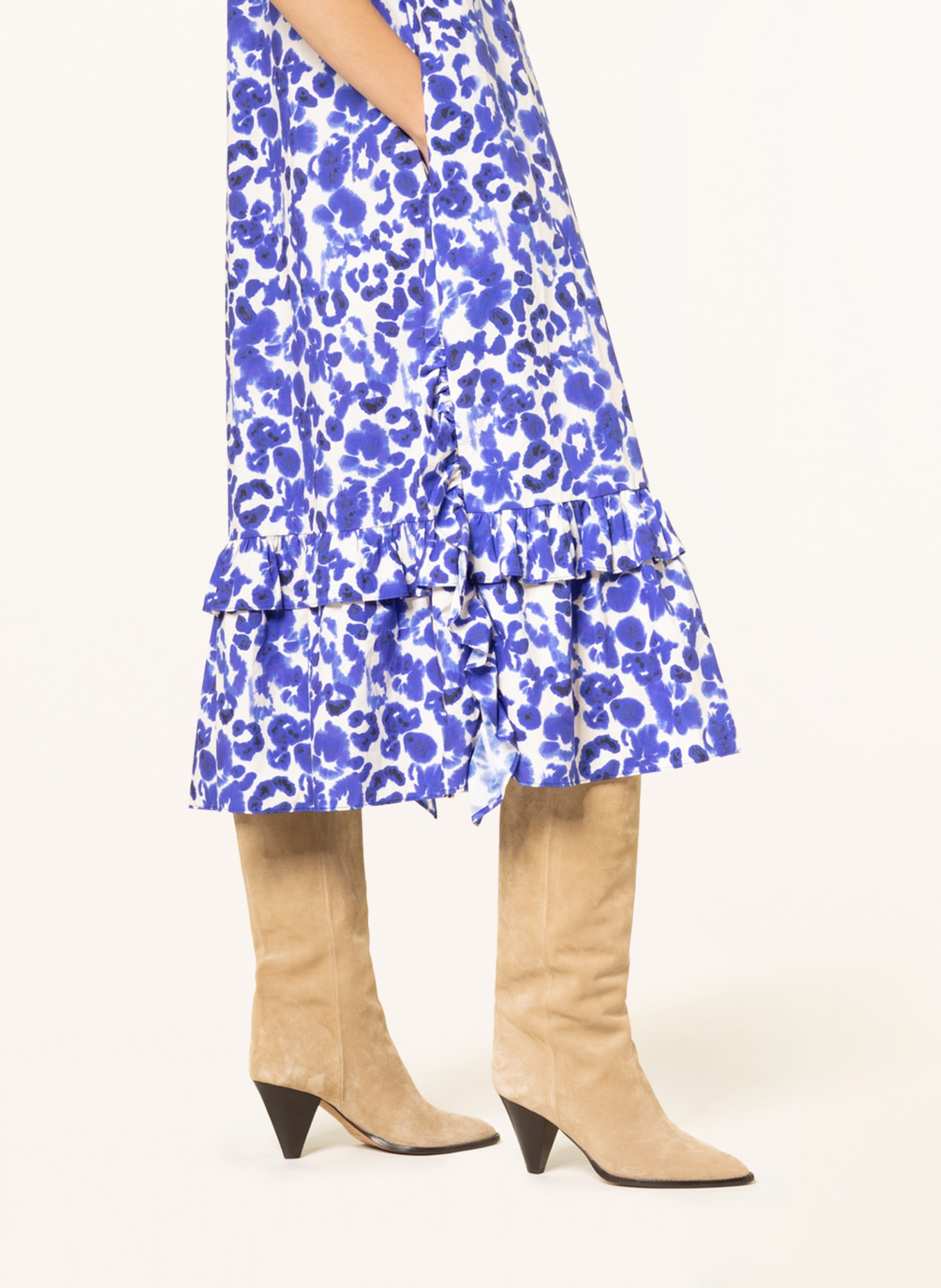 BAUM UND PFERDGARTEN Dress AILANI with frills, Color: WHITE/ BLUE (Image 5)