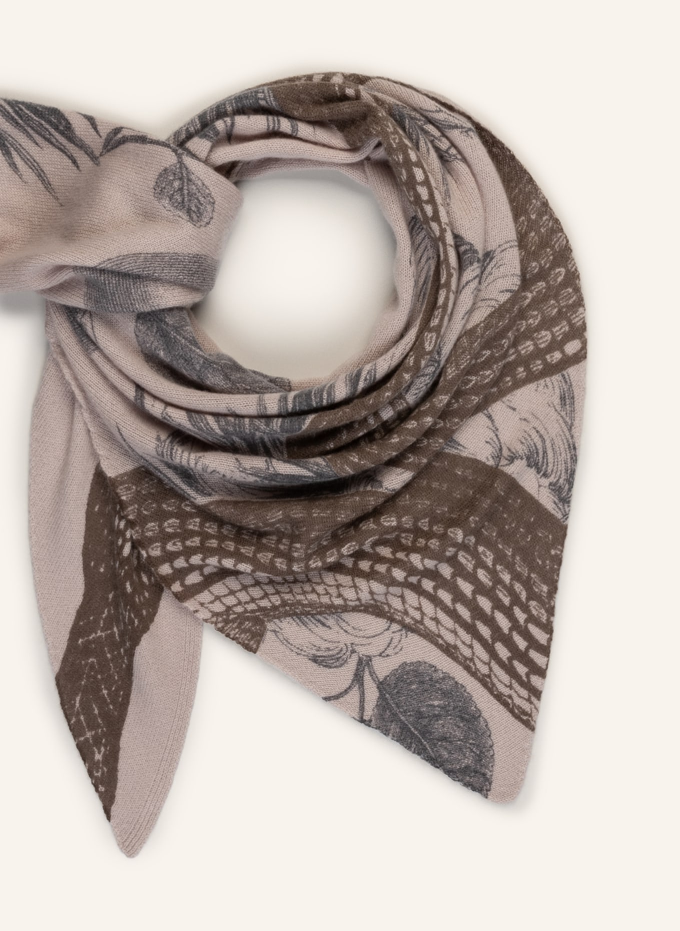 friendly hunting Triangular scarf in cashmere, Color: TAUPE (Image 2)