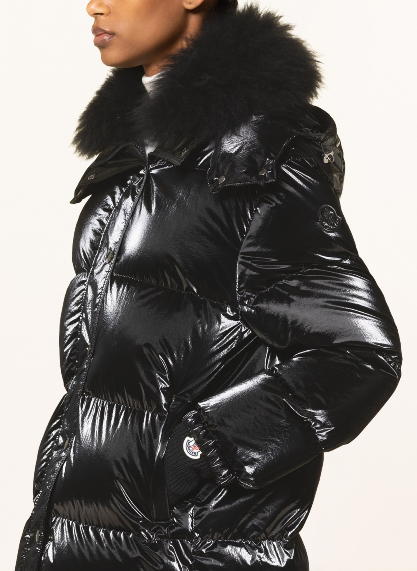 MONCLER Péřová bunda HANAU s odnímatelnou kapucí a umělou kožešinou, Barva: ČERNÁ (Obrázek 5)