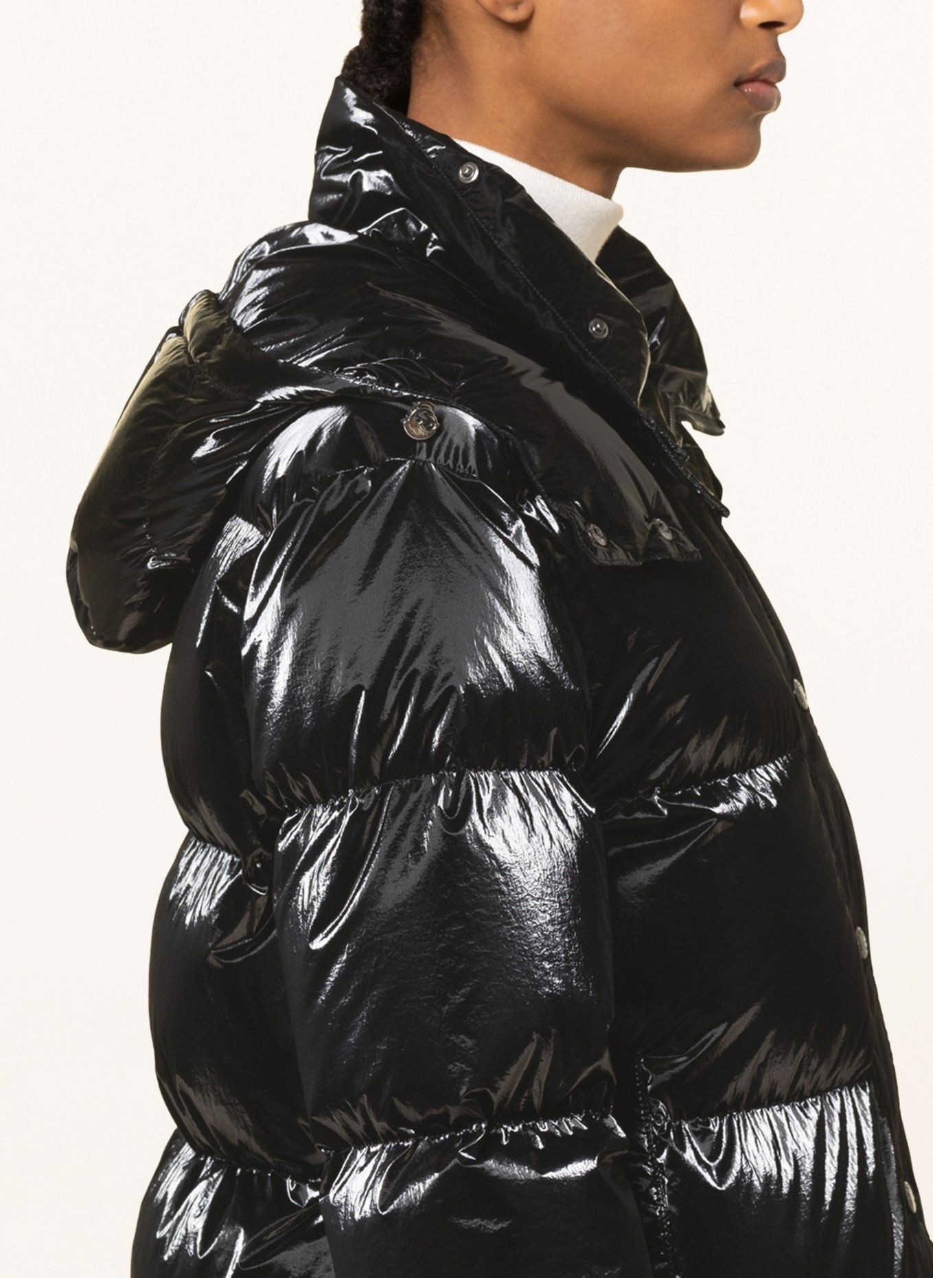 MONCLER Péřová bunda HANAU s odnímatelnou kapucí a umělou kožešinou, Barva: ČERNÁ (Obrázek 6)