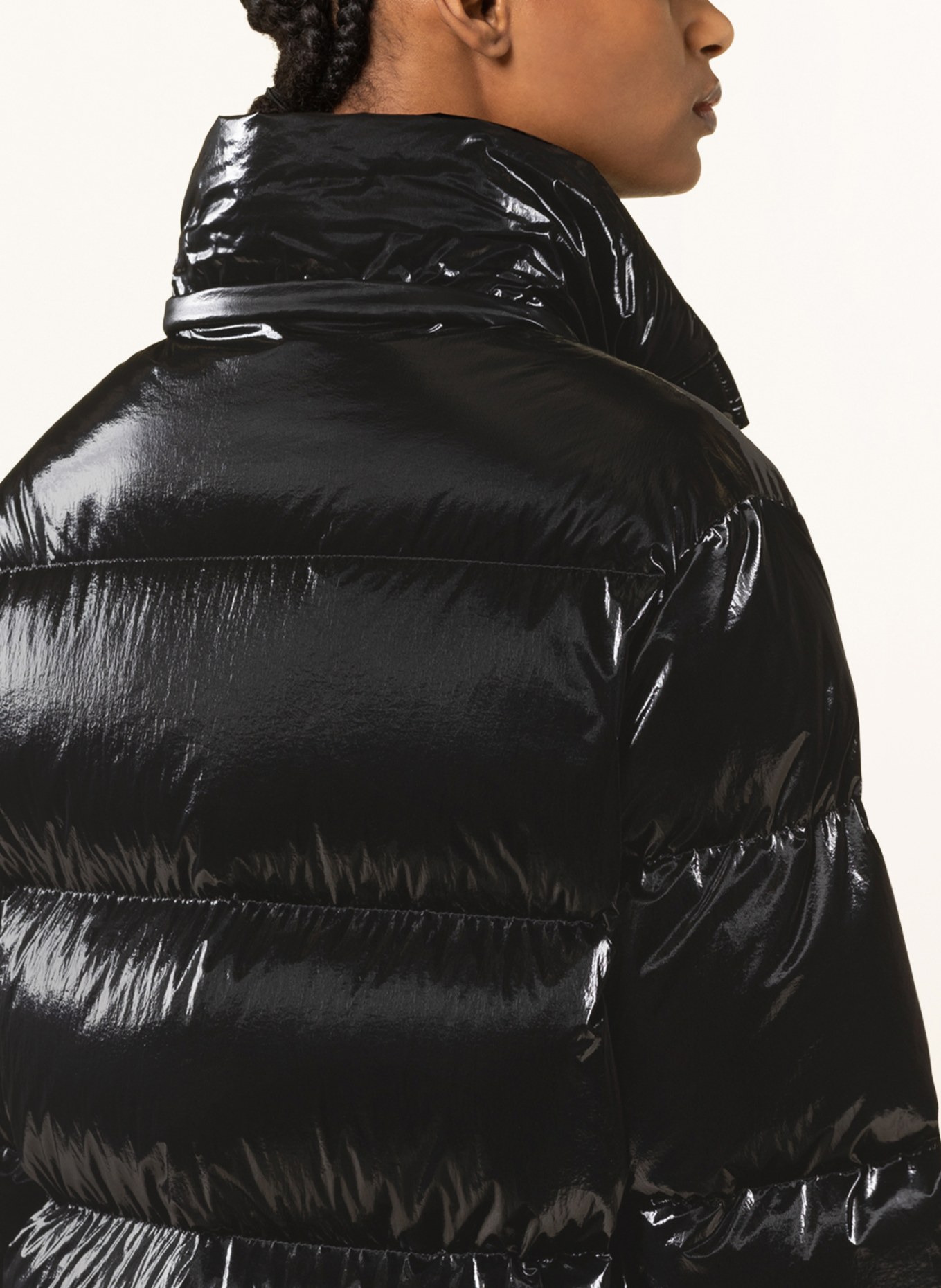MONCLER Péřová bunda HANAU s odnímatelnou kapucí a umělou kožešinou, Barva: ČERNÁ (Obrázek 7)