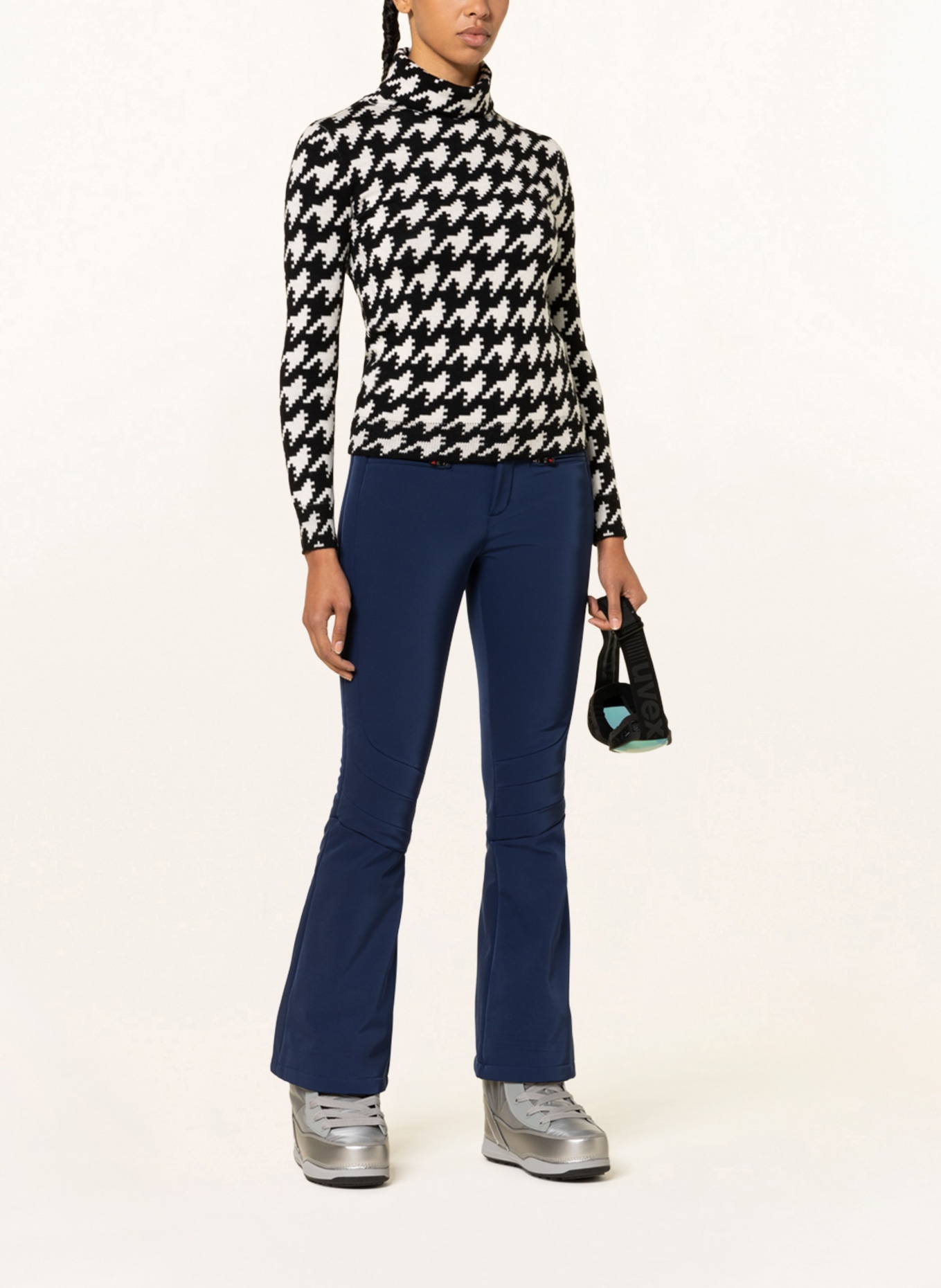 PERFECT MOMENT Turtleneck sweater HOUNDSTOOTH made of merino wool, Color: BLACK/ WHITE (Image 2)