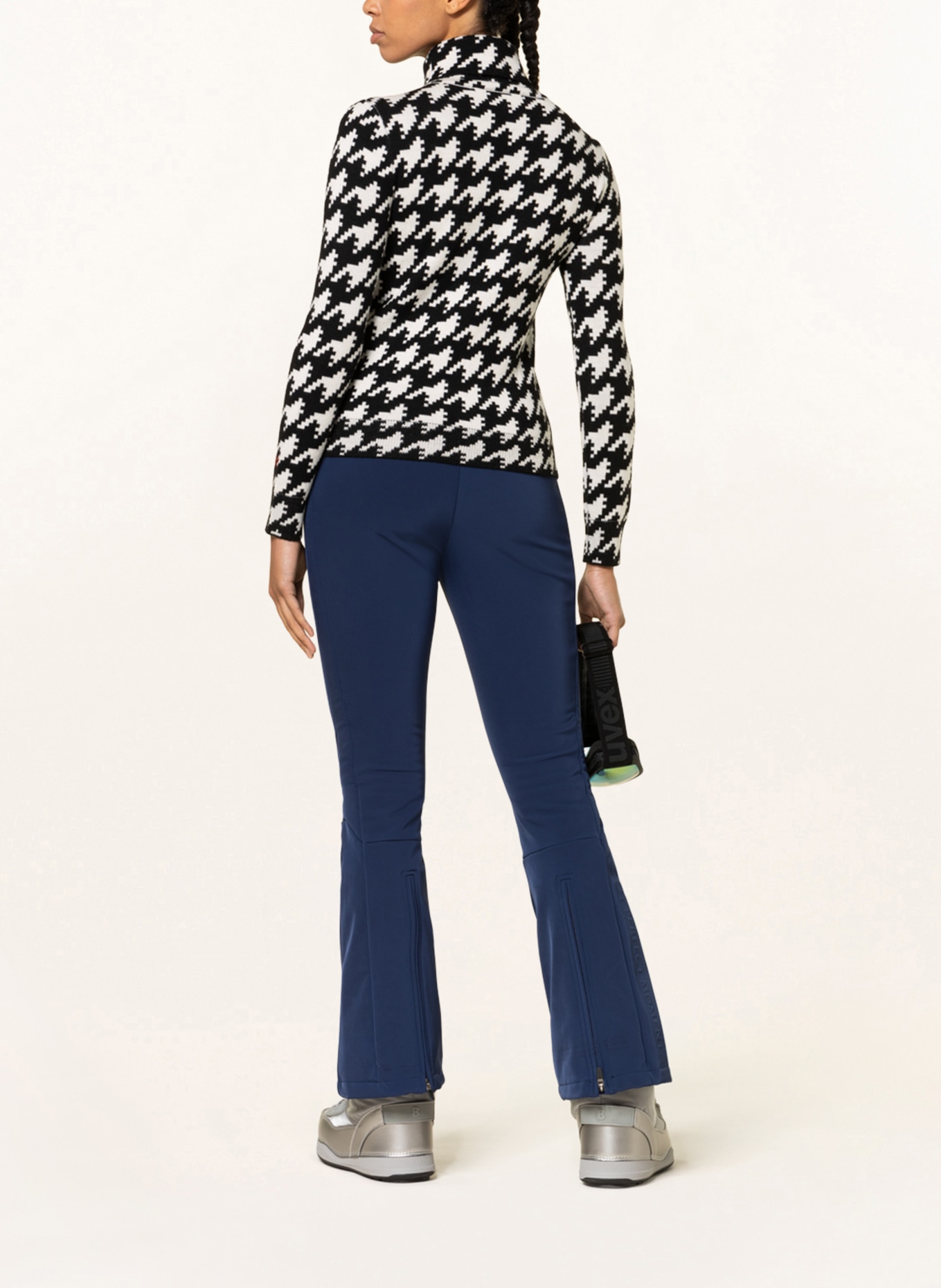 PERFECT MOMENT Turtleneck sweater HOUNDSTOOTH made of merino wool, Color: BLACK/ WHITE (Image 3)