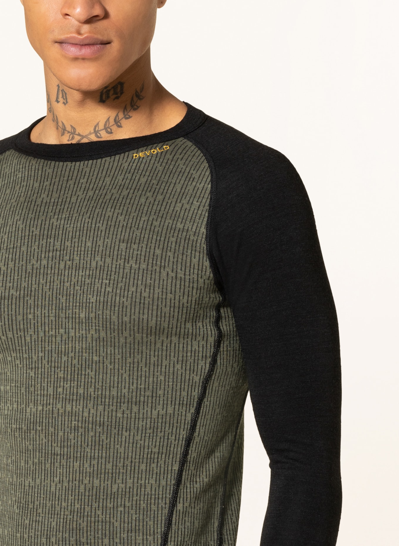 DEVOLD Functional underwear shirt DUO ACTIVE in merino wool, Color: BLACK/ OLIVE (Image 4)