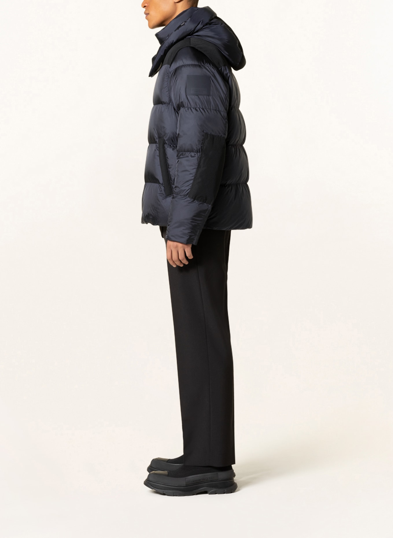 BURBERRY Down jacket with detachable hood and sleeves, Color: DARK BLUE/ BLACK (Image 4)