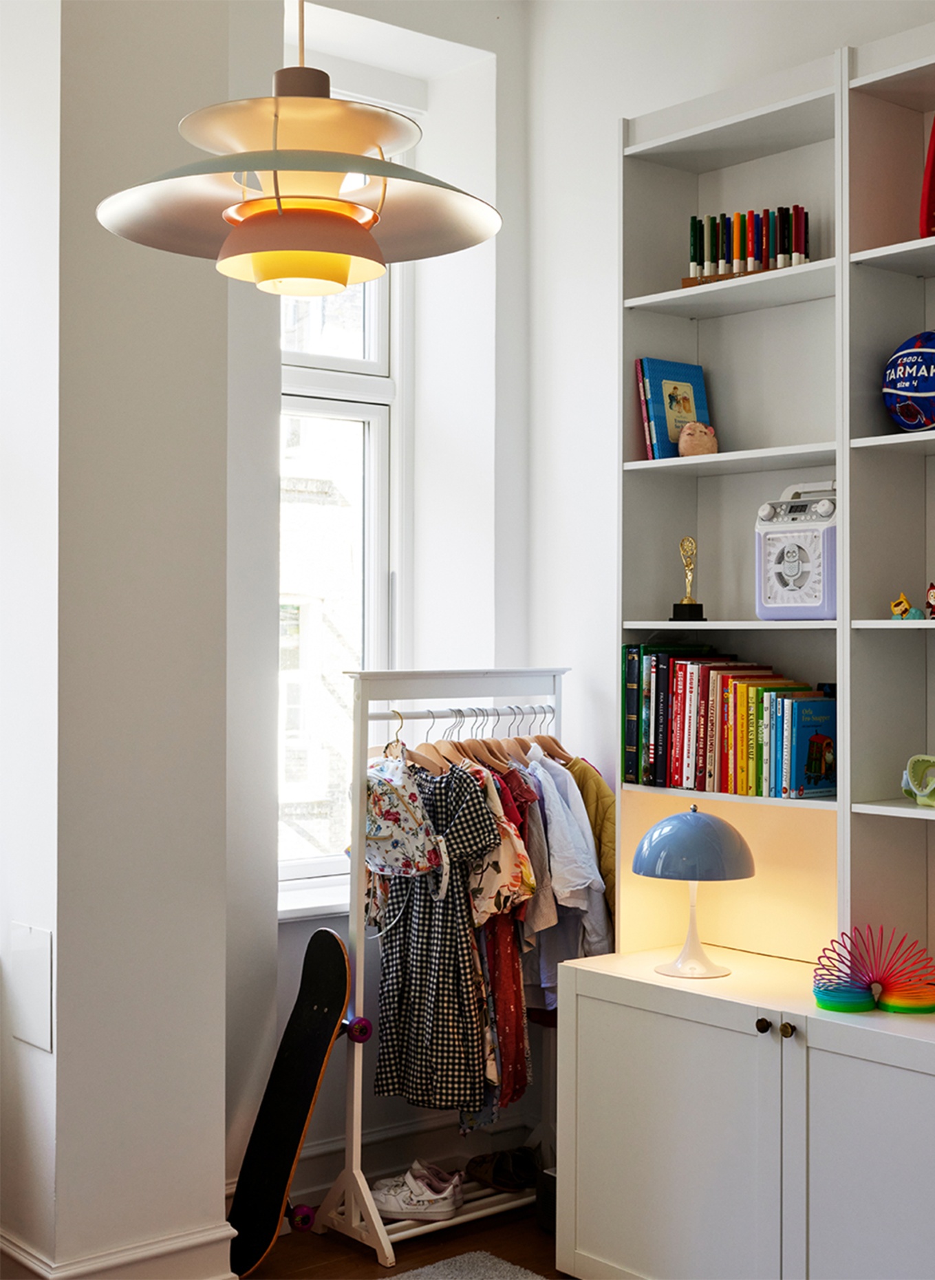 louis poulsen Pendelleuchte PH 5: HELLGRAU / HELLBLAU / ROSA