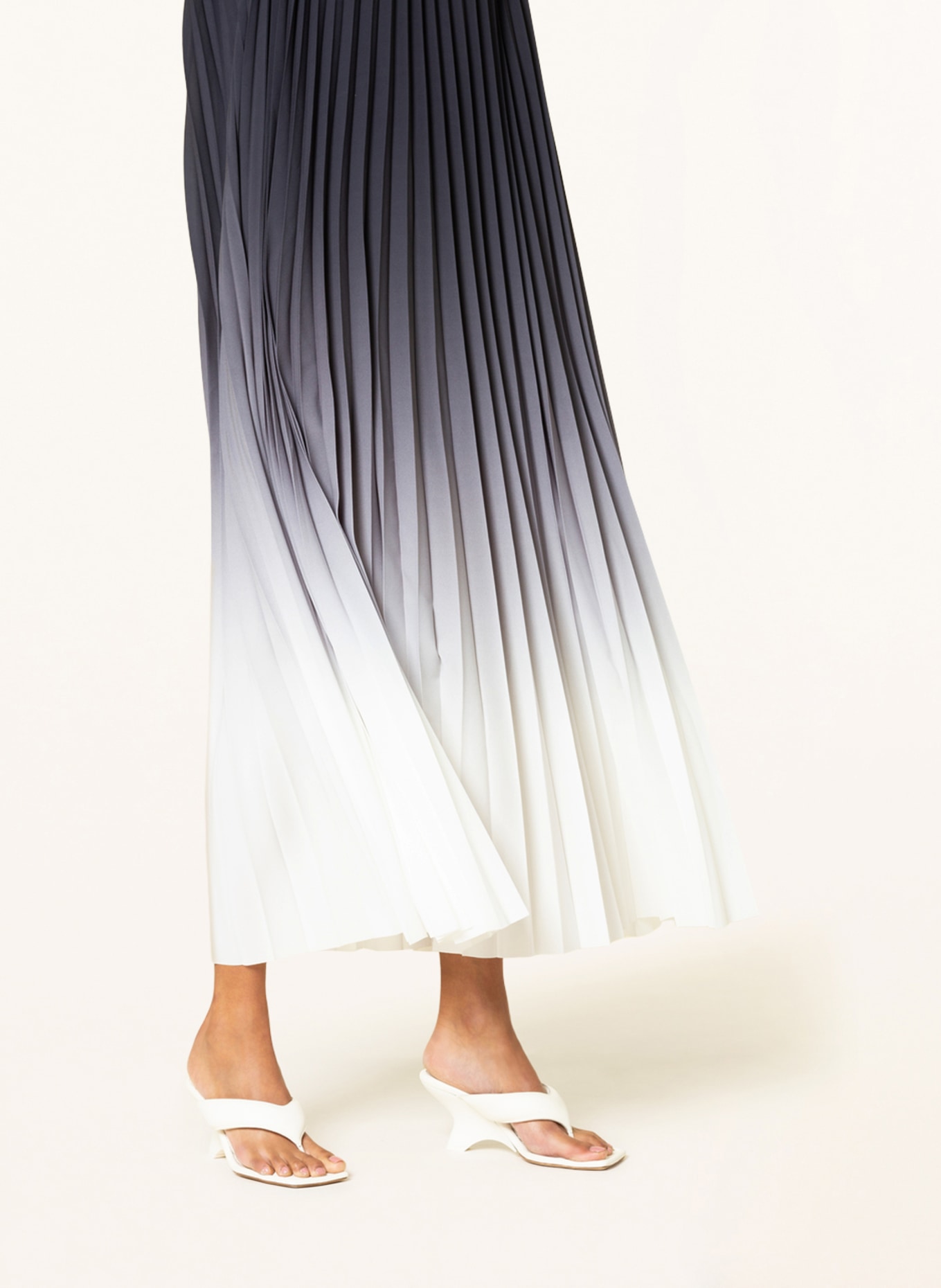 IVY OAK Pleated dress DIVINE, Color: DARK GRAY/ GRAY/ LIGHT GRAY (Image 4)