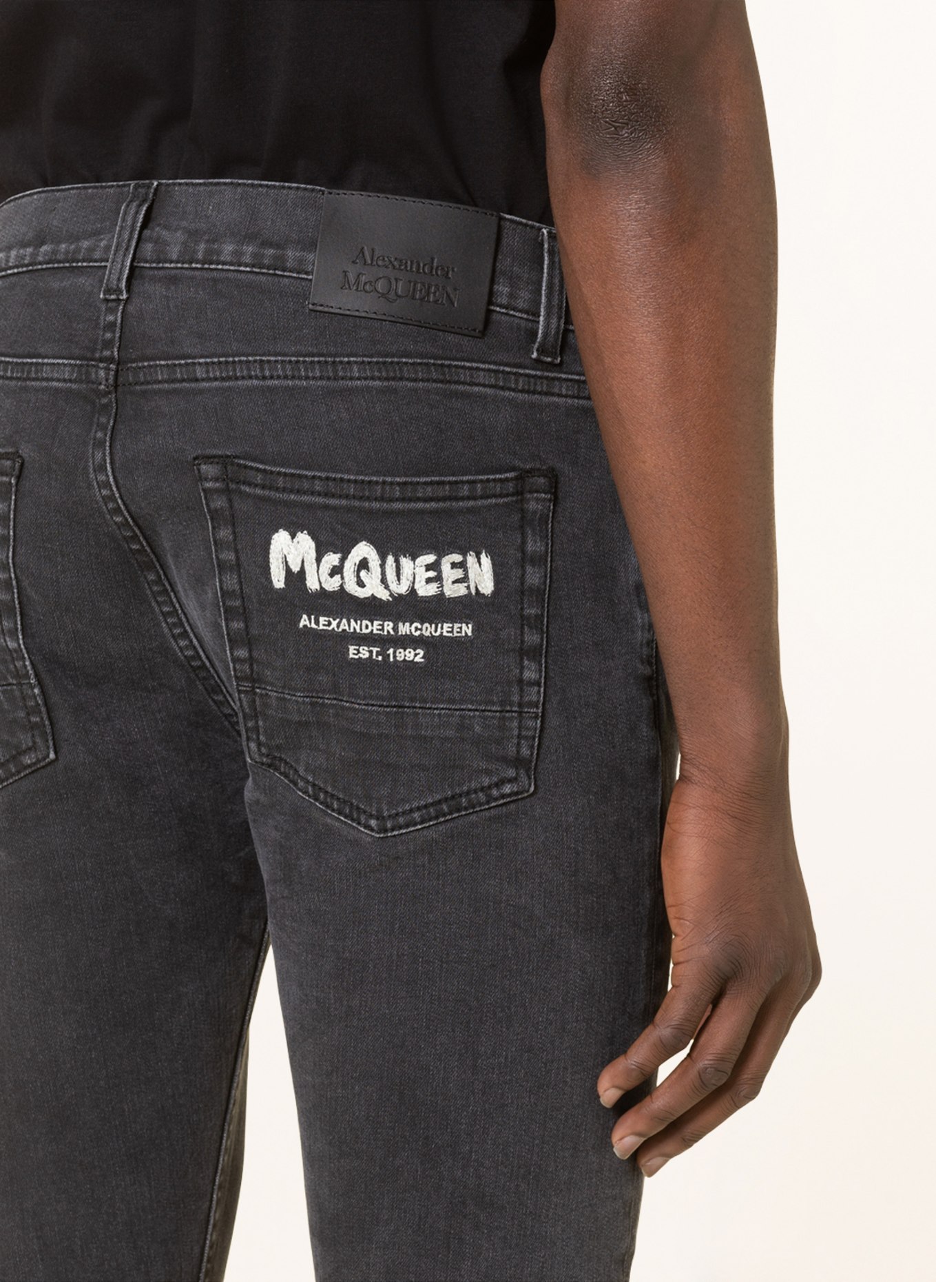 Alexander McQUEEN Jeans Extra Slim Fit , Farbe: 1001 black washed (Bild 5)