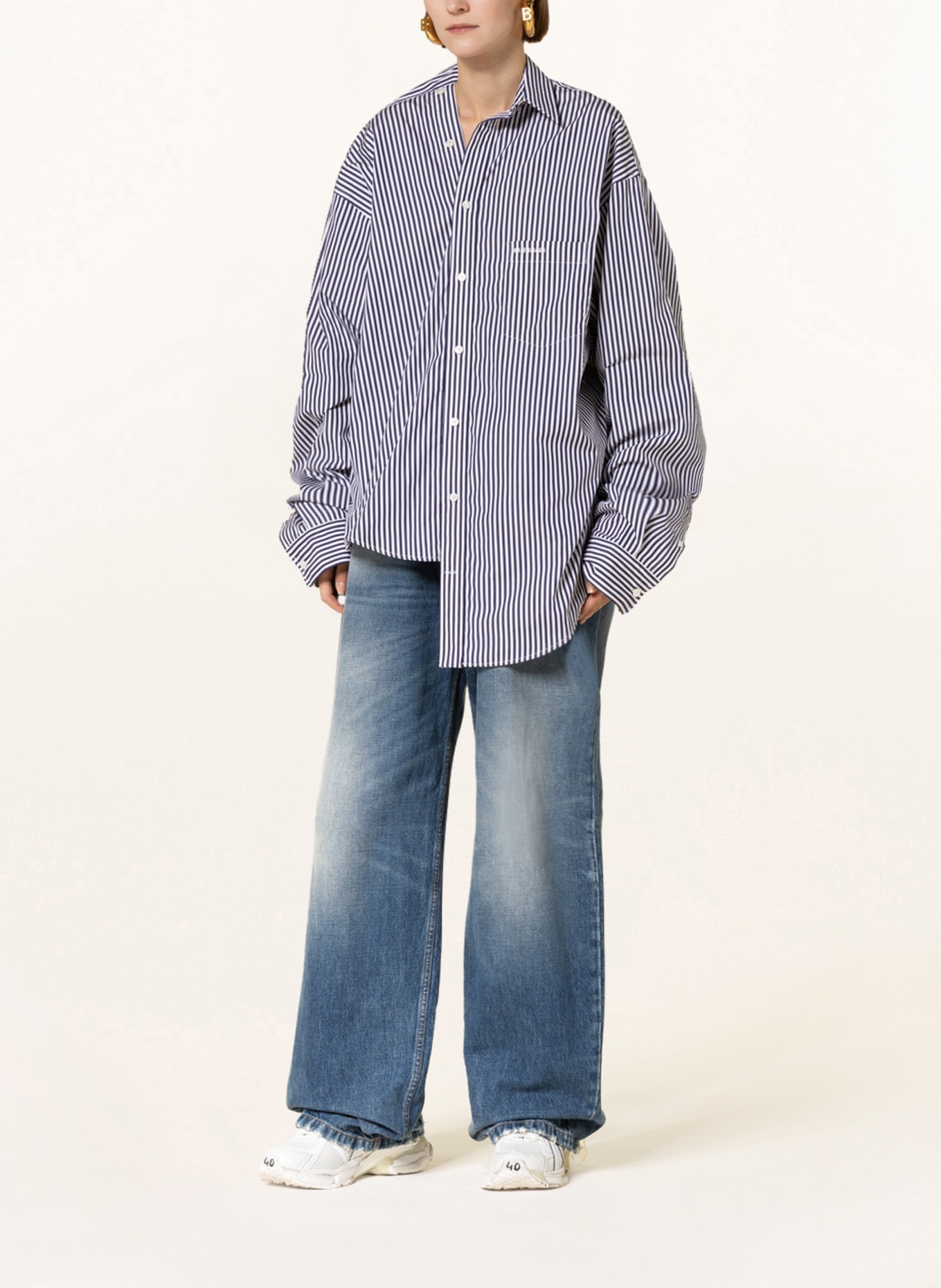 BALENCIAGA Oversized-Bluse, Farbe: WEISS/ DUNKELBLAU (Bild 2)