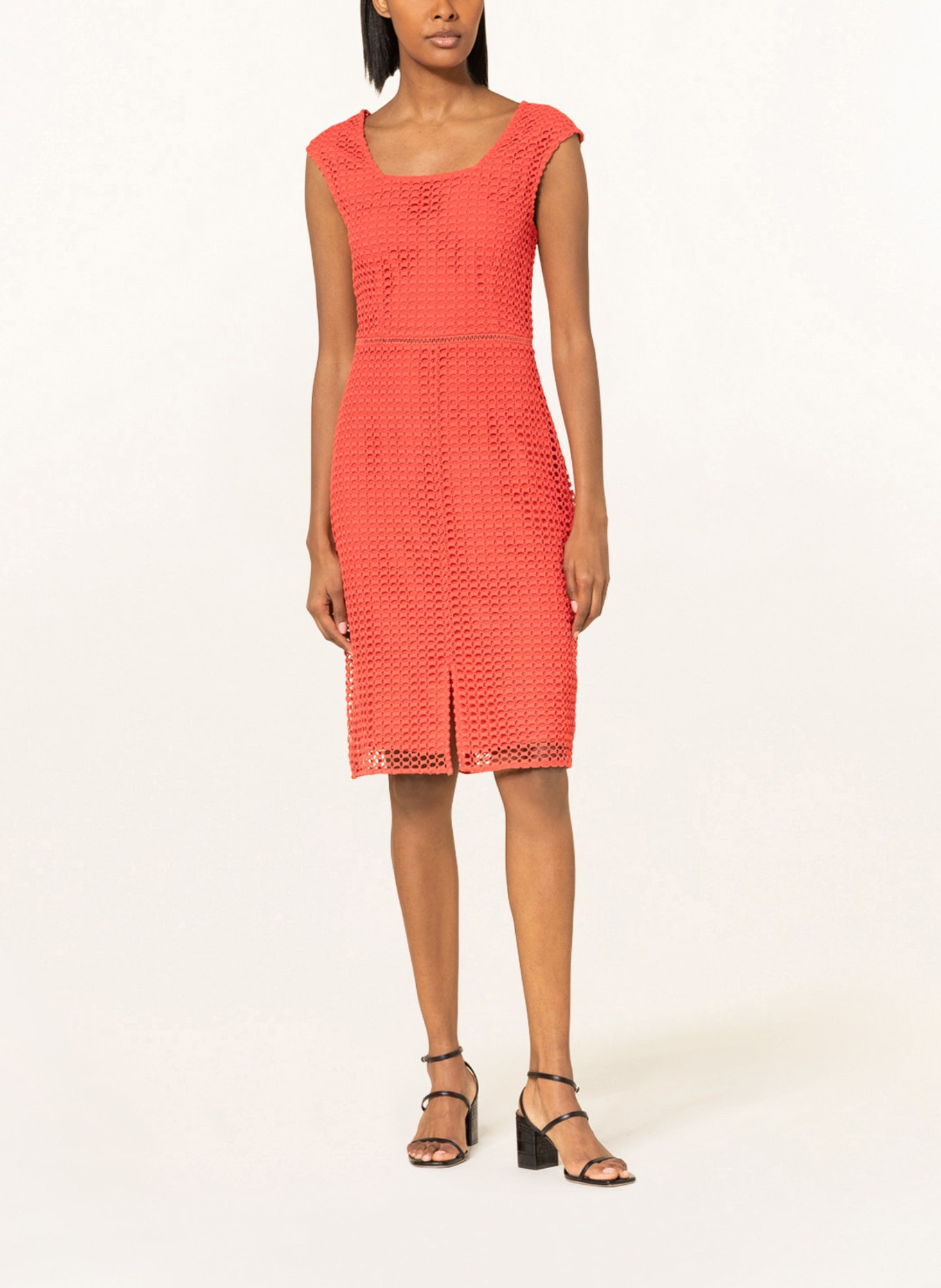 s.Oliver BLACK LABEL Sheath dress in broderie anglaise, Color: LIGHT RED (Image 2)