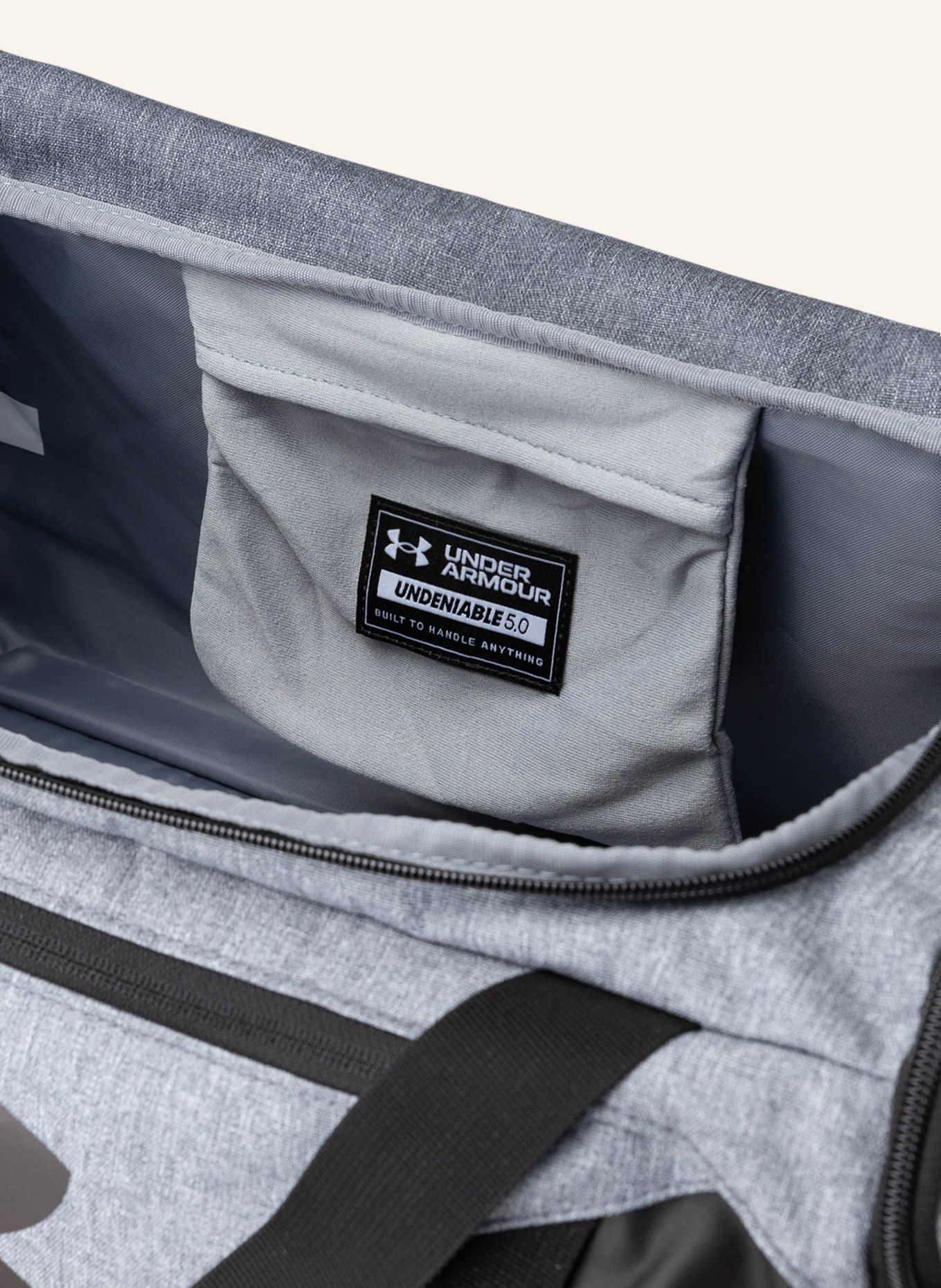 UNDER ARMOUR Sporttasche UA UNDENIABLE 5.0: SCHWARZ / GRAU