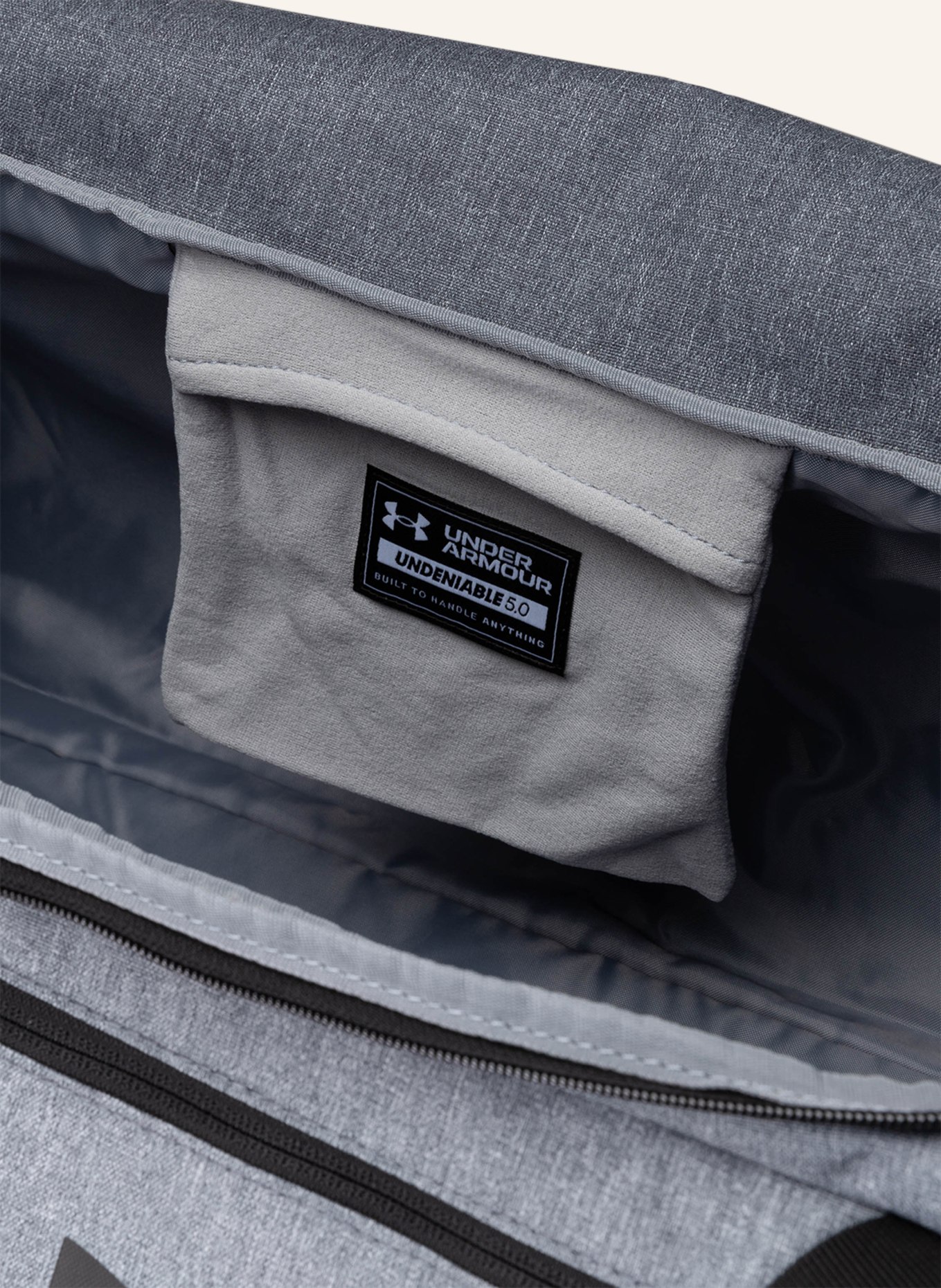 UNDER ARMOUR Sporttasche UA UNDENIABLE 5.0: SCHWARZ / GRAU