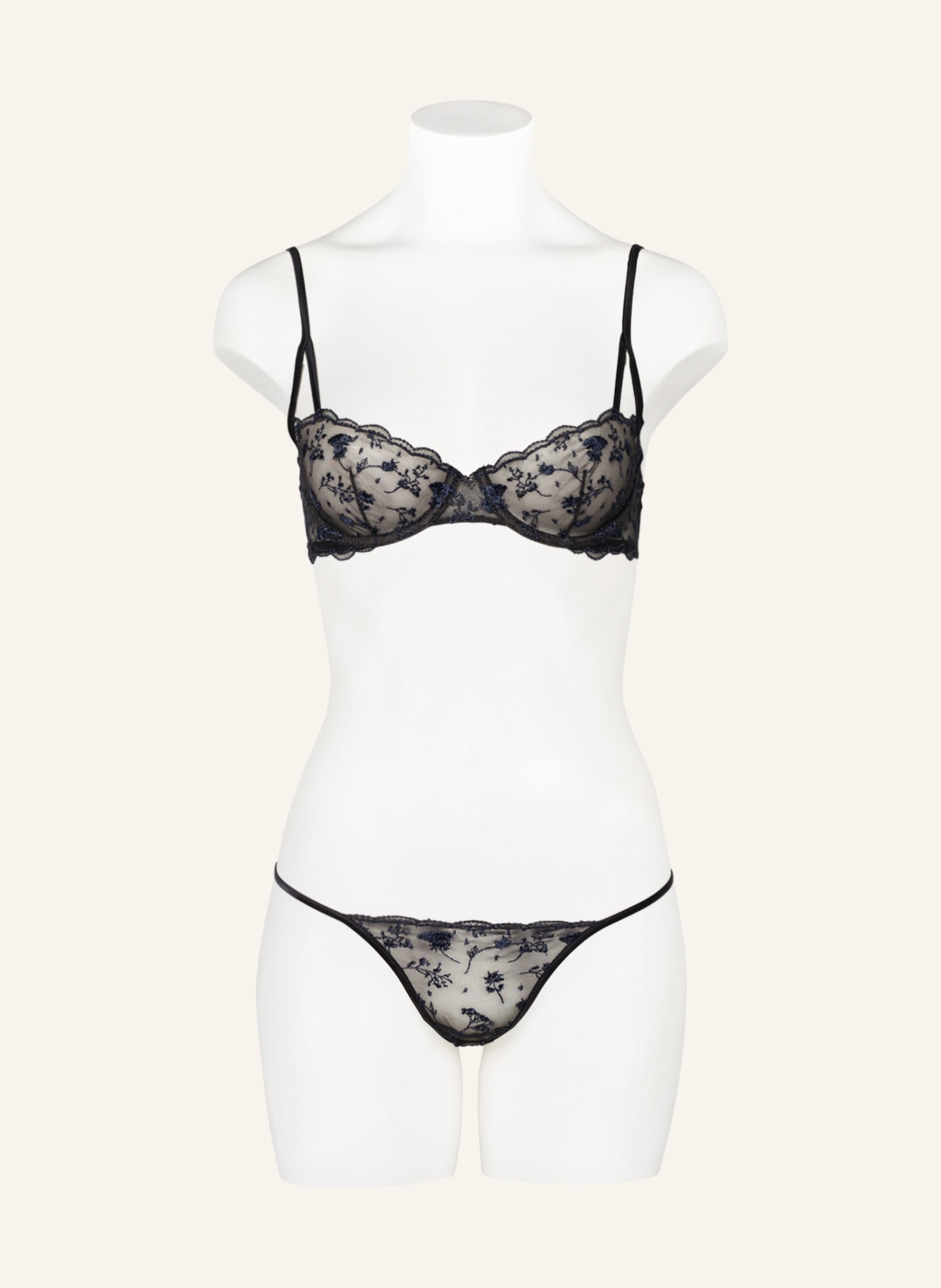 La Perla - Introducing our new Showtime balconette bra, designed to enhance  curves, subtly lift and create a strong, seductive silhouette. Inspired by  everyday romance and the freedom to move in fabrics
