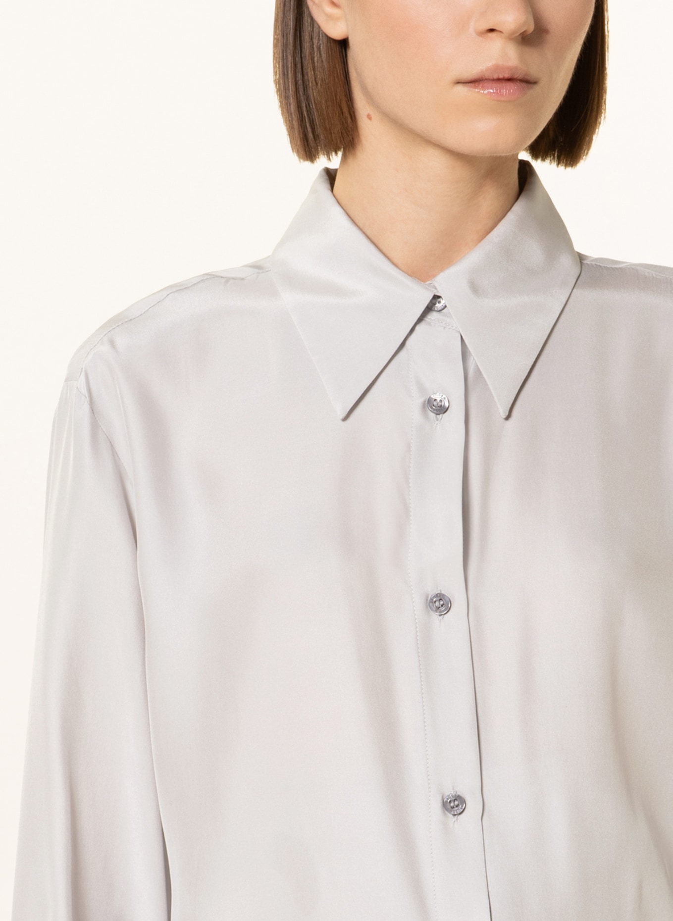GAUGE81 Shirt blouse OKAYI in silk, Color: LIGHT GRAY (Image 4)