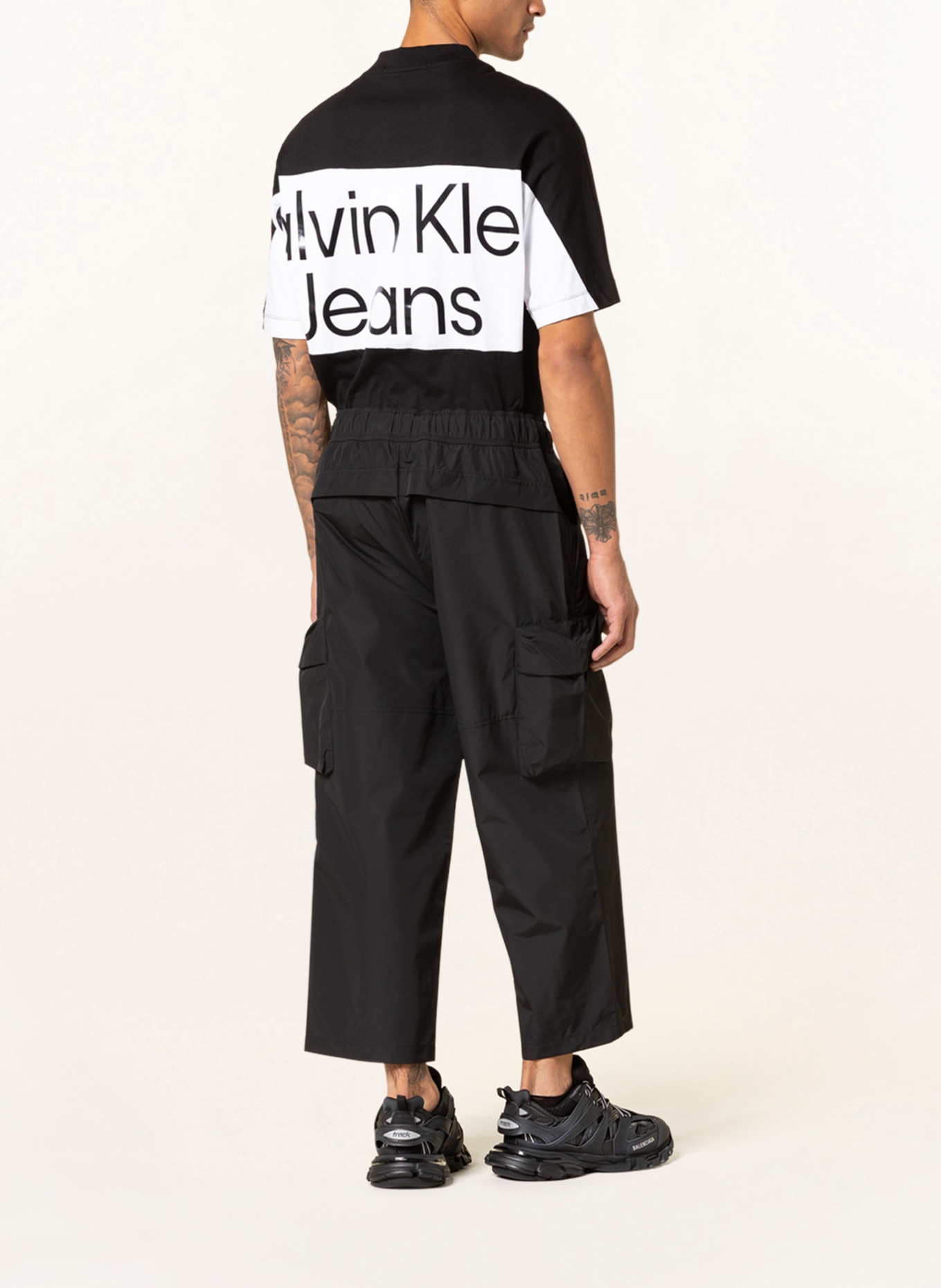 Calvin Klein Jeans Cargo pants with cropped leg length, Color: BLACK (Image 3)