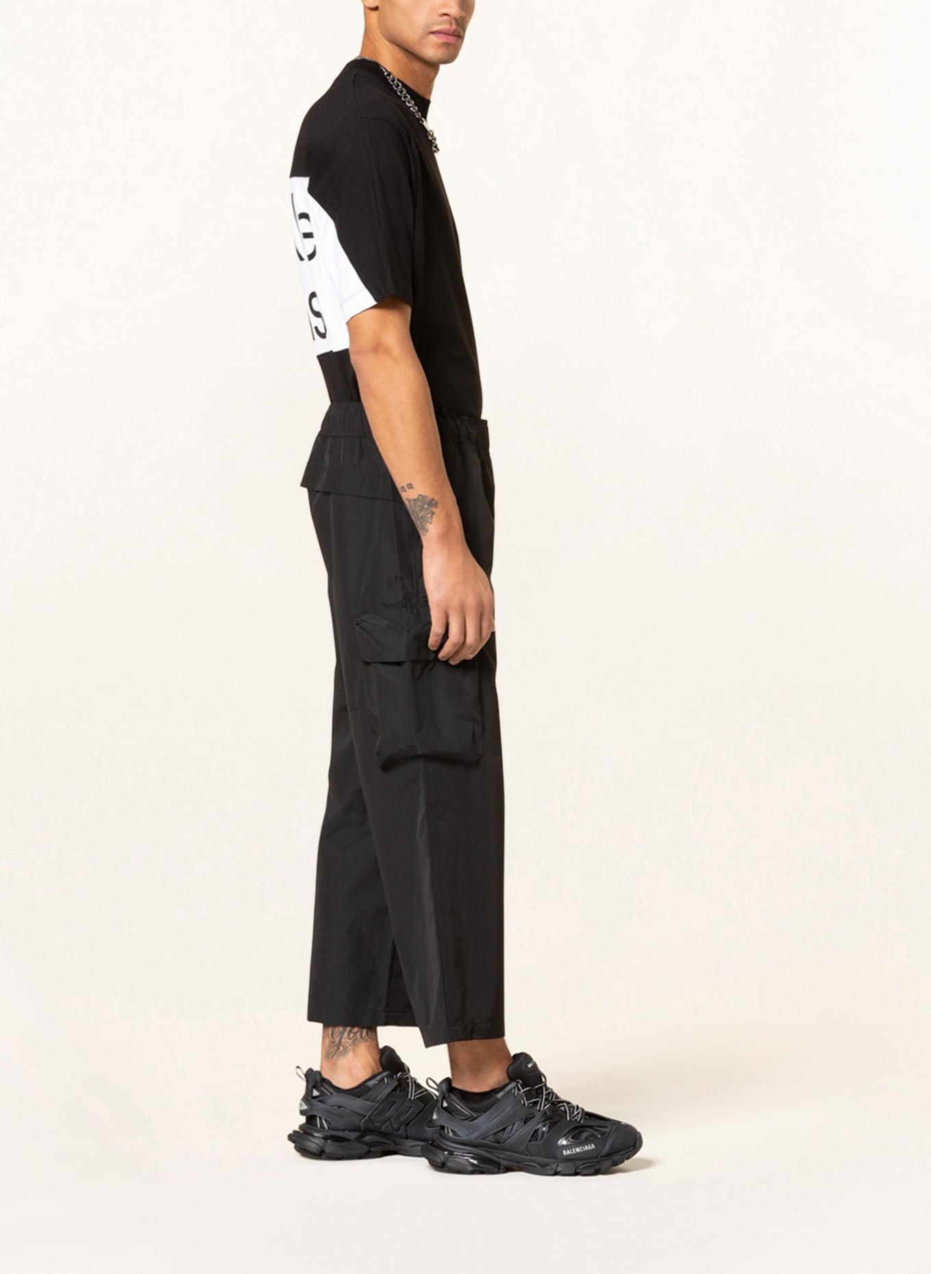 Calvin Klein Jeans Cargo pants with cropped leg length, Color: BLACK (Image 4)