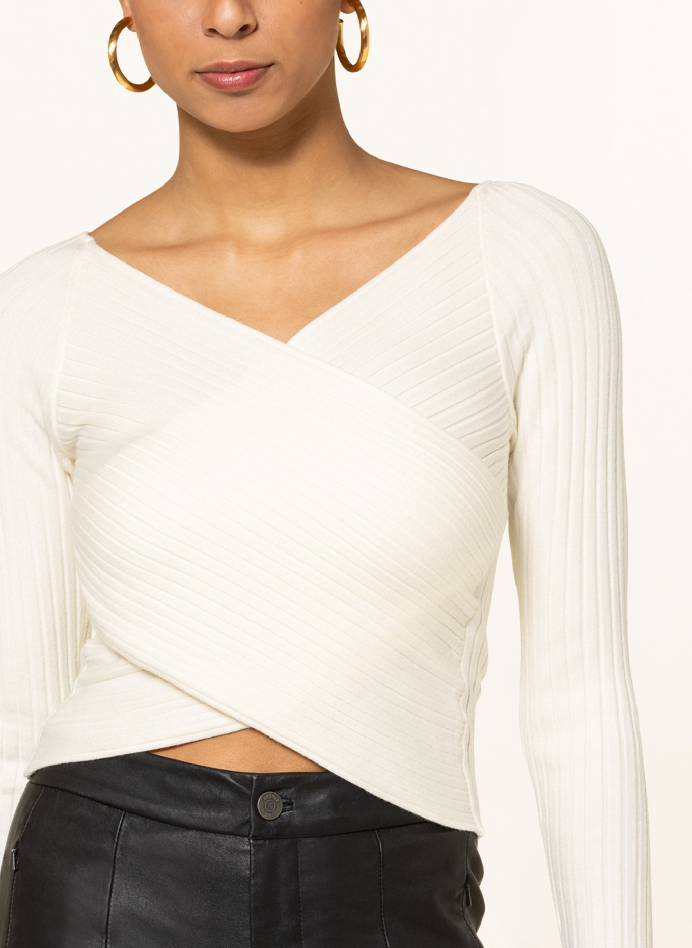 GUESS Cropped sweater SABINE in wrap look, Color: CREAM (Image 4)