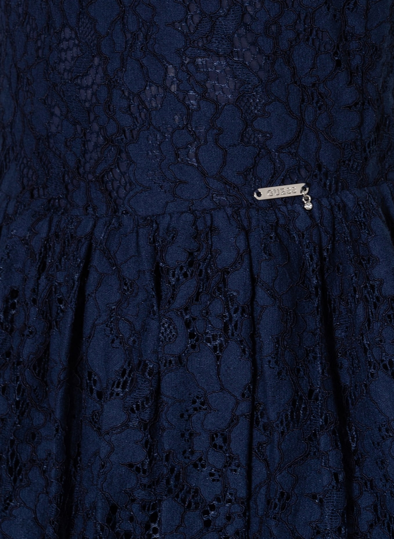 GUESS Krajkové šaty, Barva: TMAVĚ MODRÁ (Obrázek 3)