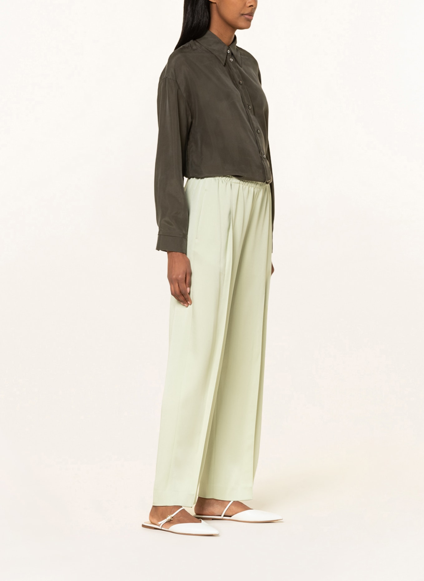 VINCE Wide leg trousers in satin, Color: LIGHT GREEN (Image 4)