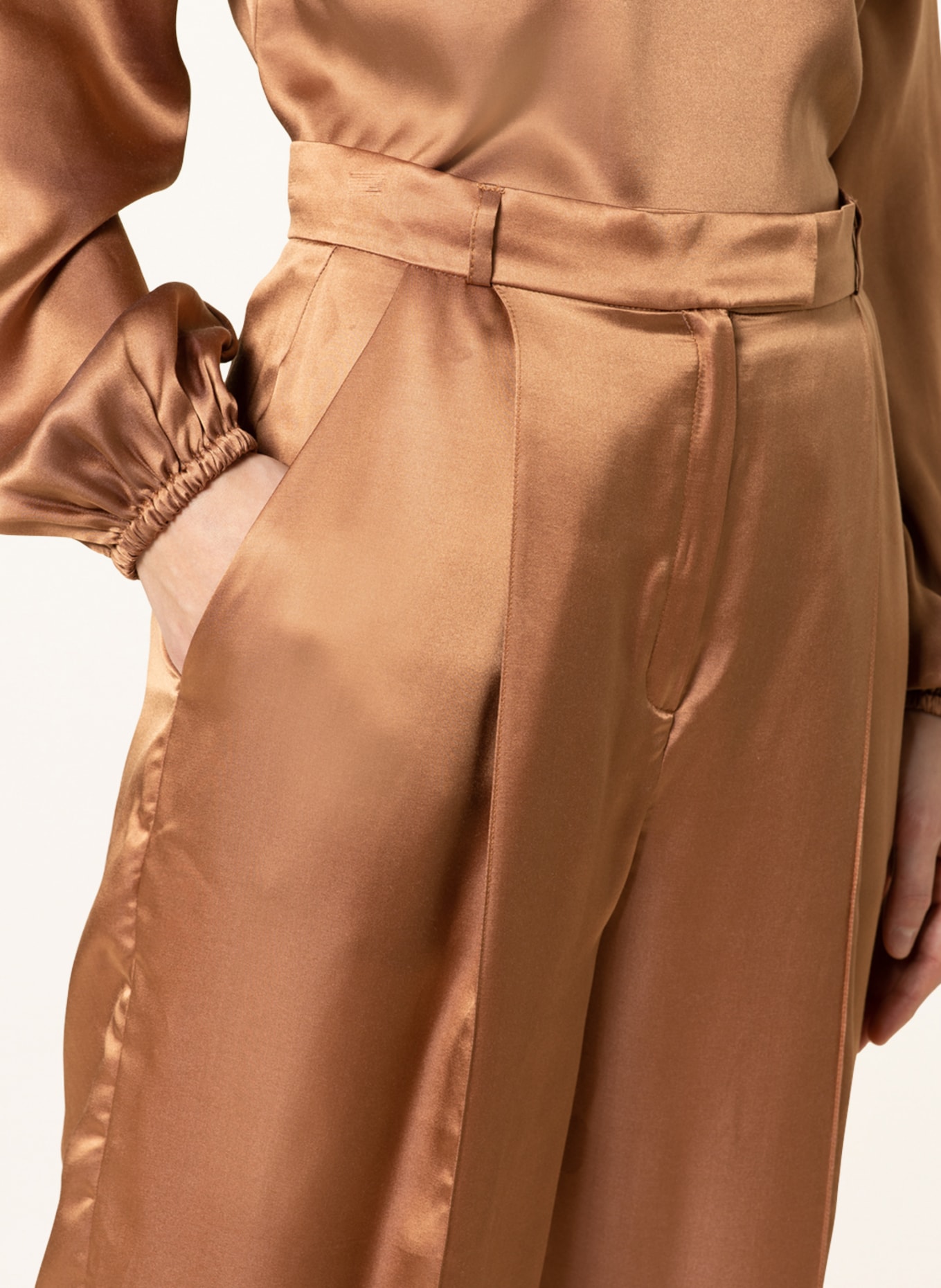 MIRYAM Wide leg trousers in satin, Color: BROWN (Image 5)