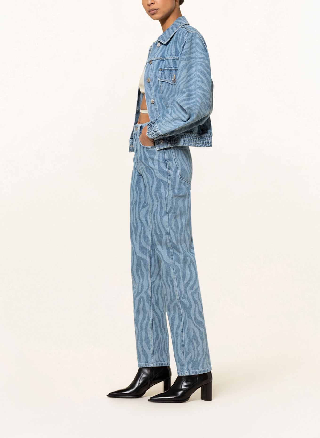 COLOURFUL REBEL Straight Jeans JONES , Farbe: 564 Light denim blue (Bild 4)