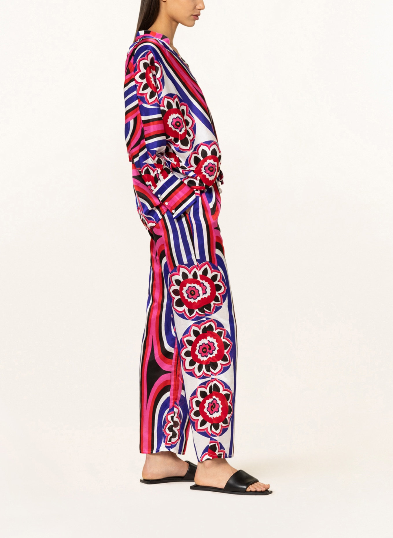 Grace Wide leg trousers with silk, Color: BLUE/ RED/ PINK (Image 4)