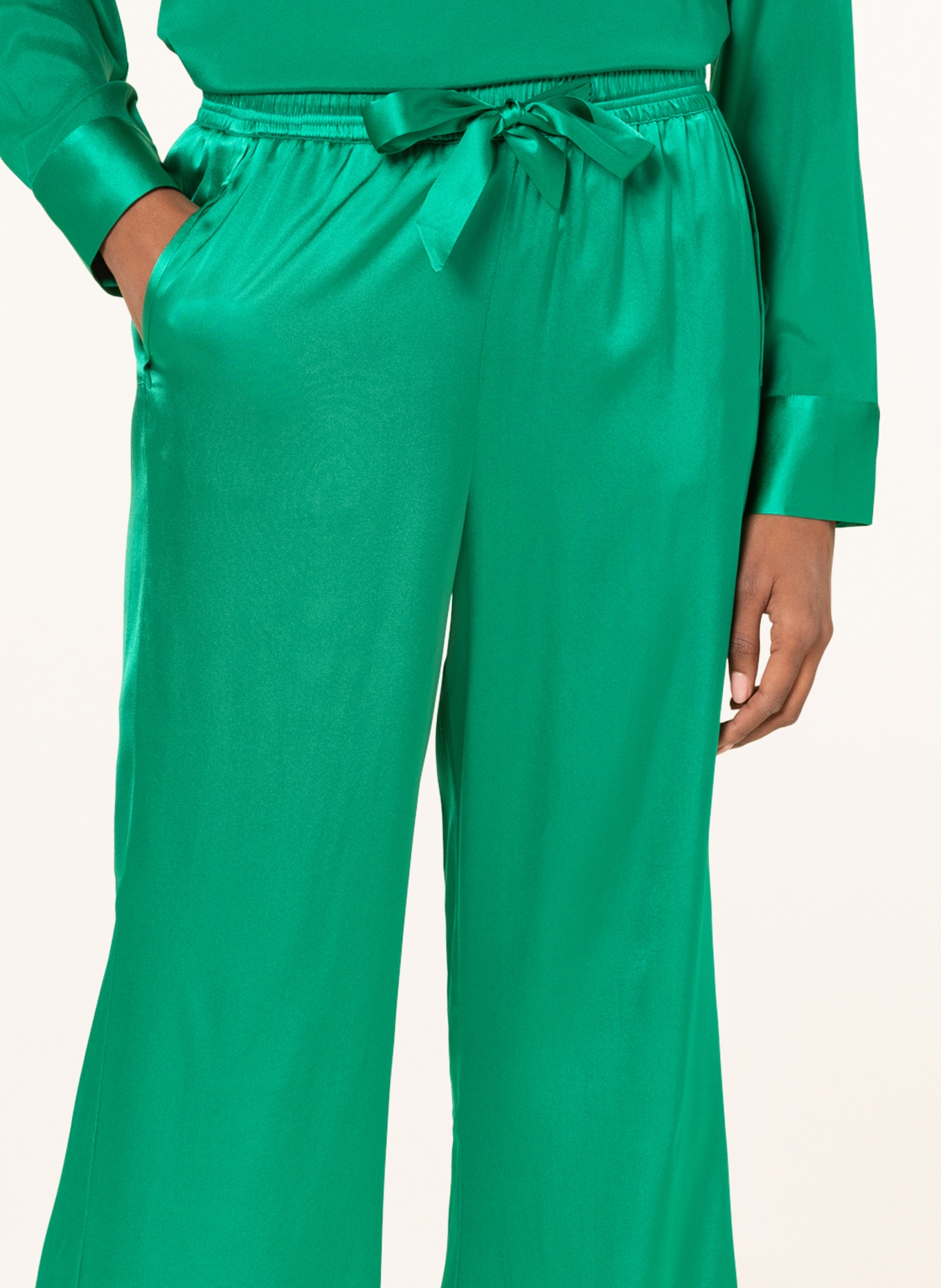 (THE MERCER) N.Y. Silk pants in jogger style , Color: GREEN (Image 5)
