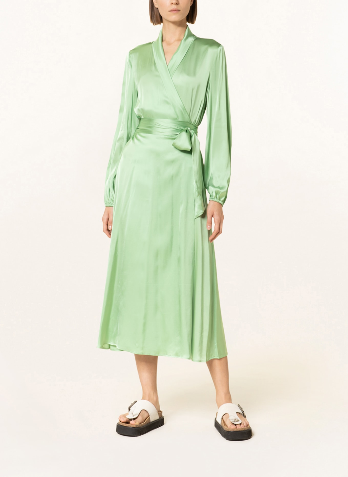 MRS & HUGS Wrap dress in satin, Color: LIGHT GREEN (Image 2)