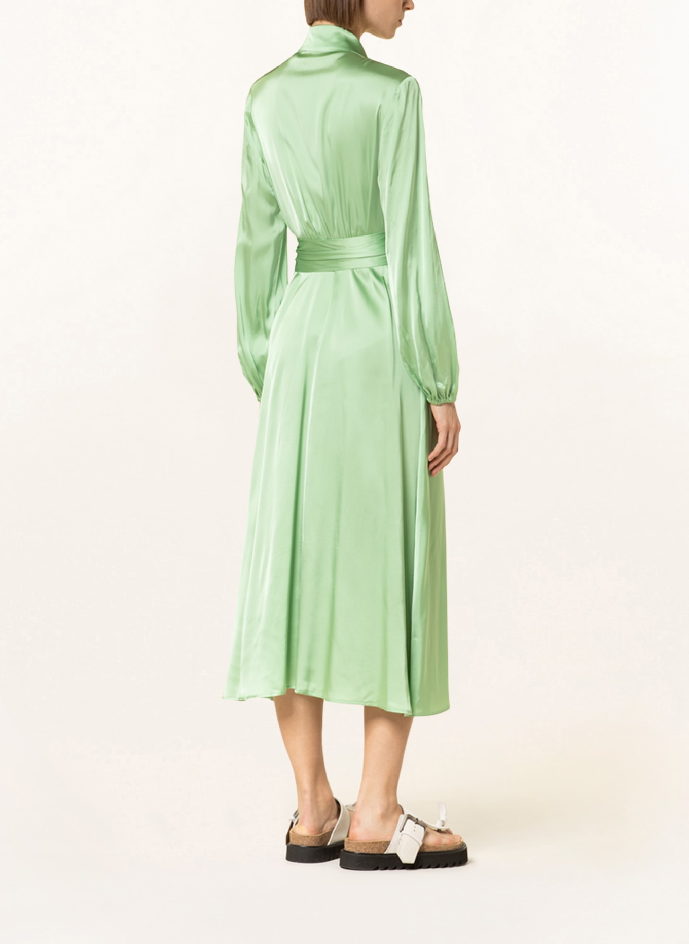 MRS & HUGS Wrap dress in satin, Color: LIGHT GREEN (Image 3)